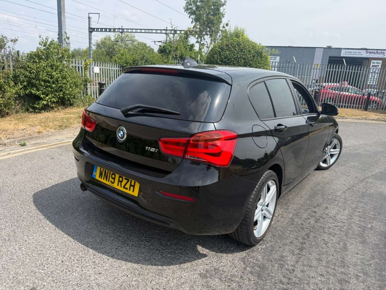 A 2019 BMW 1 SERIES 1.5 118i GPF Sport Hatchback 5dr Petrol Auto Euro 6 (s/s) (136 ps) FSH, NAV A 2019 BMW 1 SERIES 1.5 118i GPF Sport Hatchback 5dr Petrol Auto Euro 6 (s/s) (136 ps) FSH, NAV