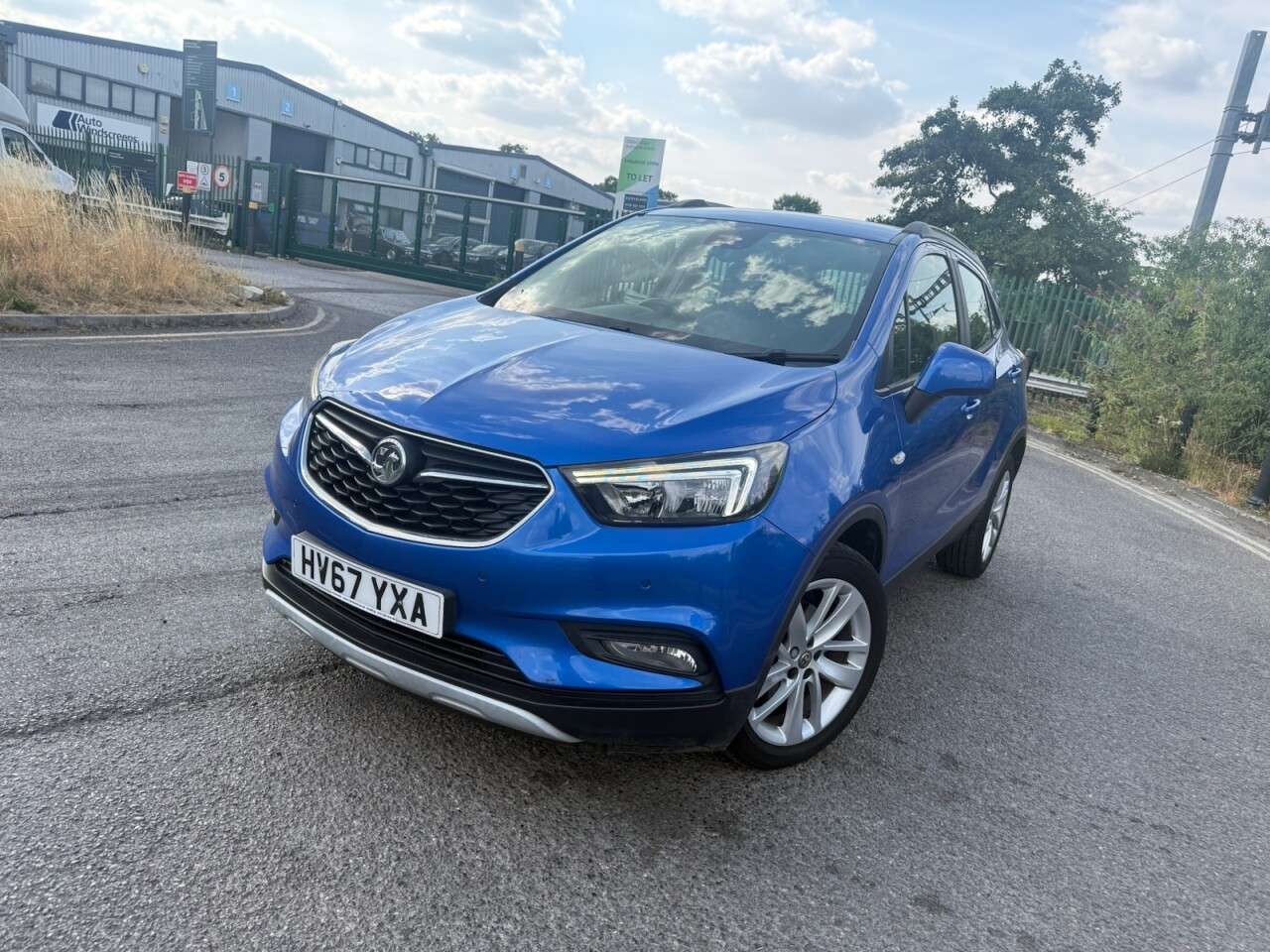 A 2017 VAUXHALL MOKKA X 1.4i Turbo Design Nav SUV 5dr Petrol Manual Euro 6 (s/s) (140 ps) Economica A 2017 VAUXHALL MOKKA X 1.4i Turbo Design Nav SUV 5dr Petrol Manual Euro 6 (s/s) (140 ps) Economica