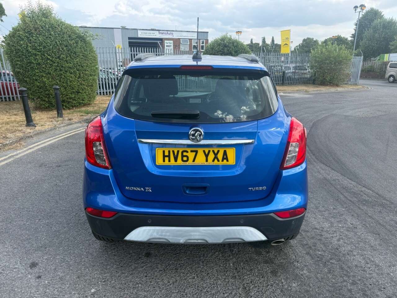A 2017 VAUXHALL MOKKA X 1.4i Turbo Design Nav SUV 5dr Petrol Manual Euro 6 (s/s) (140 ps) Economica A 2017 VAUXHALL MOKKA X 1.4i Turbo Design Nav SUV 5dr Petrol Manual Euro 6 (s/s) (140 ps) Economica