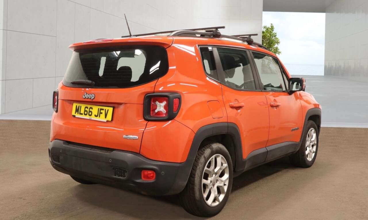 A 2016 JEEP RENEGADE 1.4T MultiAirII Longitude SUV 5dr Petrol Manual Euro 6 (s/s) (140 ps) 12 Mo A 2016 JEEP RENEGADE 1.4T MultiAirII Longitude SUV 5dr Petrol Manual Euro 6 (s/s) (140 ps) 12 Mo