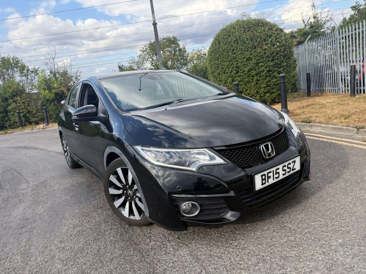 A 2015 HONDA CIVIC 1.4 i-VTEC SE Plus Hatchback 5dr Petrol Manual Euro 6 (s/s) (100 ps) Euro 6 A 2015 HONDA CIVIC 1.4 i-VTEC SE Plus Hatchback 5dr Petrol Manual Euro 6 (s/s) (100 ps) Euro 6