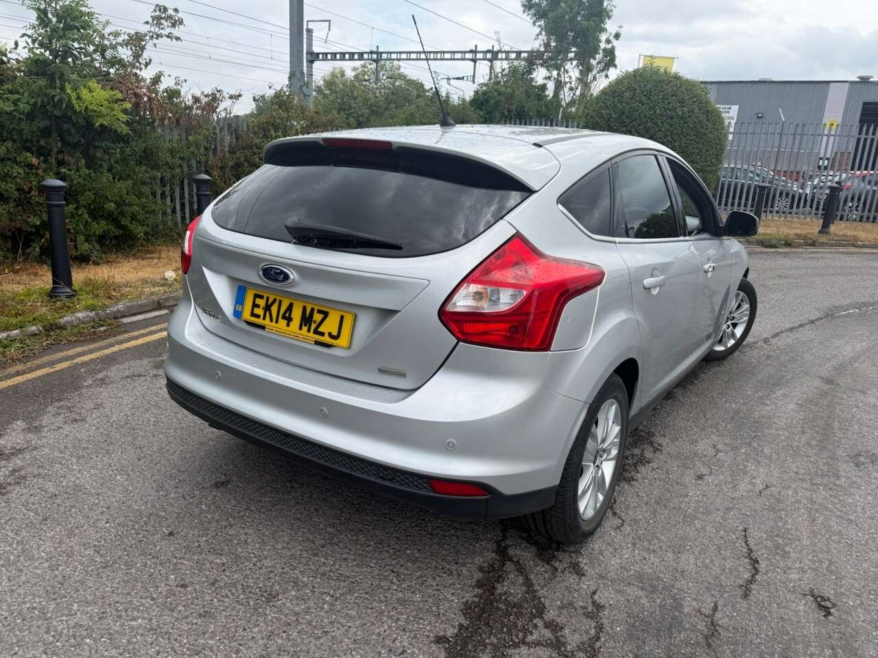 A 2014 FORD FOCUS 1.0T EcoBoost Titanium Navigator Hatchback 5dr Petrol Manual Euro 5 (s/s) ( A 2014 FORD FOCUS 1.0T EcoBoost Titanium Navigator Hatchback 5dr Petrol Manual Euro 5 (s/s) (