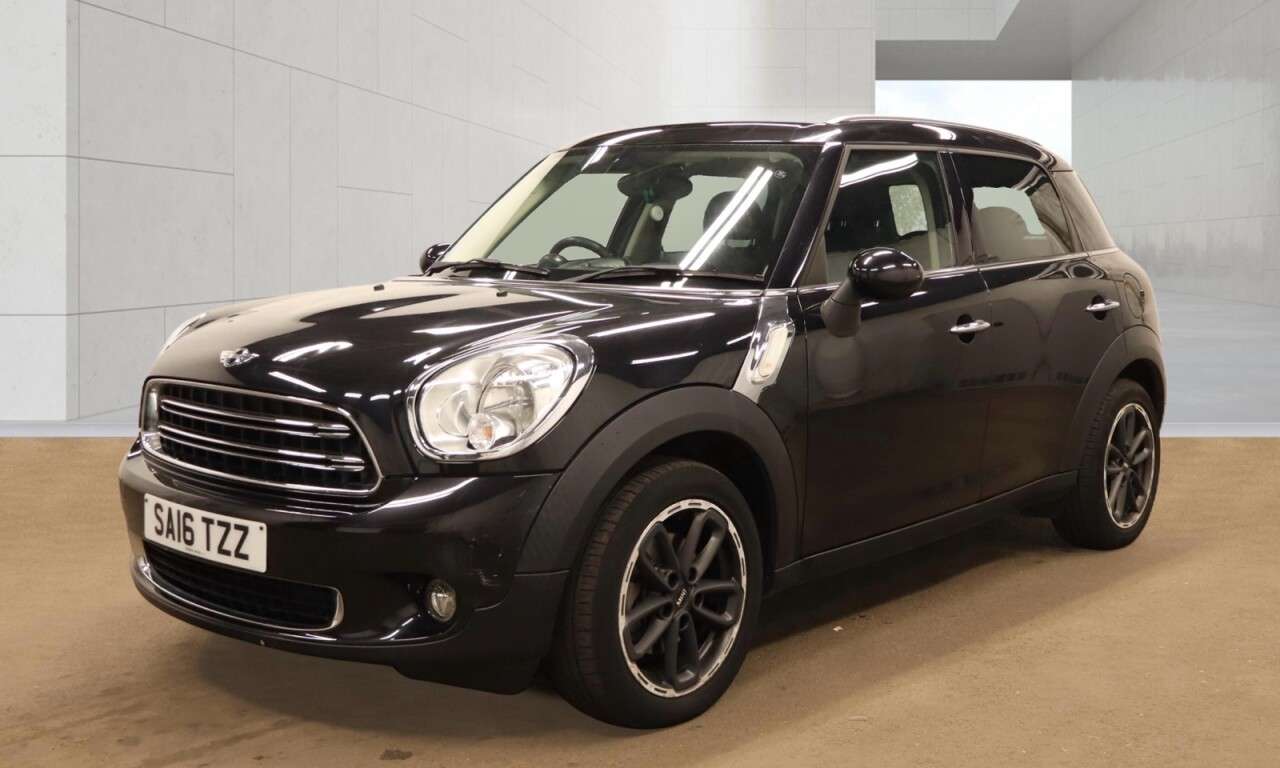 A 2016 MINI COUNTRYMAN 1.6 Cooper SUV 5dr Petrol Auto Euro 6 (122 ps) 12 Months MOT + 6 Months War A 2016 MINI COUNTRYMAN 1.6 Cooper SUV 5dr Petrol Auto Euro 6 (122 ps) 12 Months MOT + 6 Months War