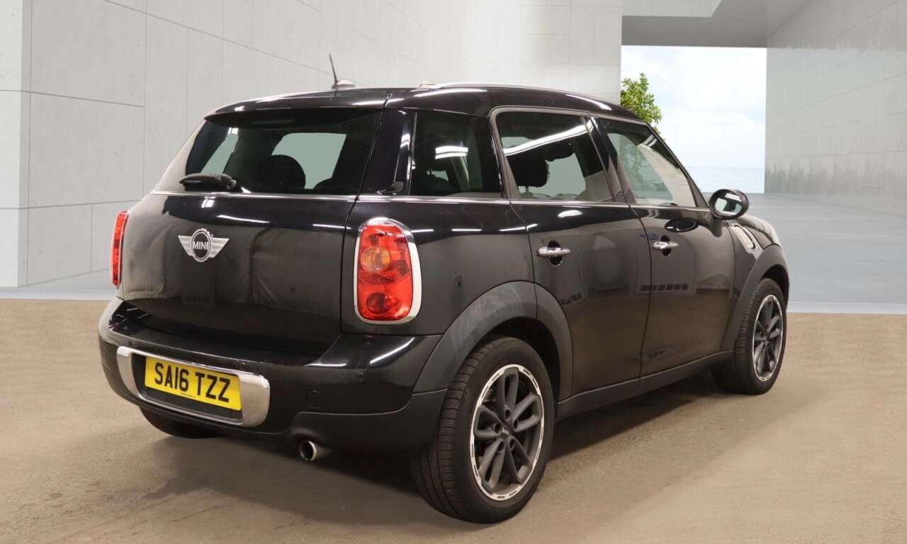 A 2016 MINI COUNTRYMAN 1.6 Cooper SUV 5dr Petrol Auto Euro 6 (122 ps) 12 Months MOT + 6 Months War A 2016 MINI COUNTRYMAN 1.6 Cooper SUV 5dr Petrol Auto Euro 6 (122 ps) 12 Months MOT + 6 Months War