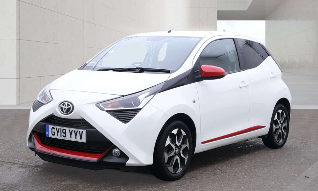 A 2019 TOYOTA AYGO 1.0 VVT-i x-trend Funroof 5dr Petrol x-shift Euro 6 (71 ps) Economical .Hat A 2019 TOYOTA AYGO 1.0 VVT-i x-trend Funroof 5dr Petrol x-shift Euro 6 (71 ps) Economical .Hat