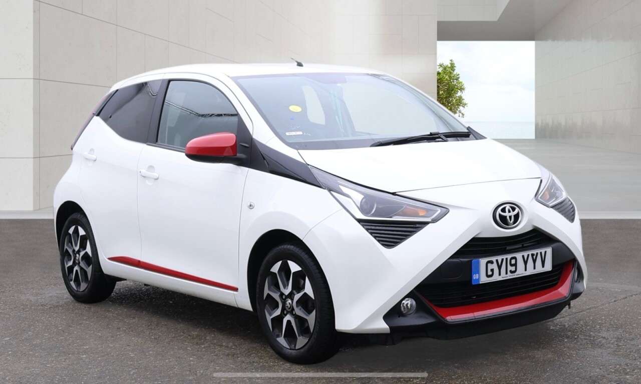 A 2019 TOYOTA AYGO 1.0 VVT-i x-trend Funroof 5dr Petrol x-shift Euro 6 (71 ps) Economical .Hat A 2019 TOYOTA AYGO 1.0 VVT-i x-trend Funroof 5dr Petrol x-shift Euro 6 (71 ps) Economical .Hat