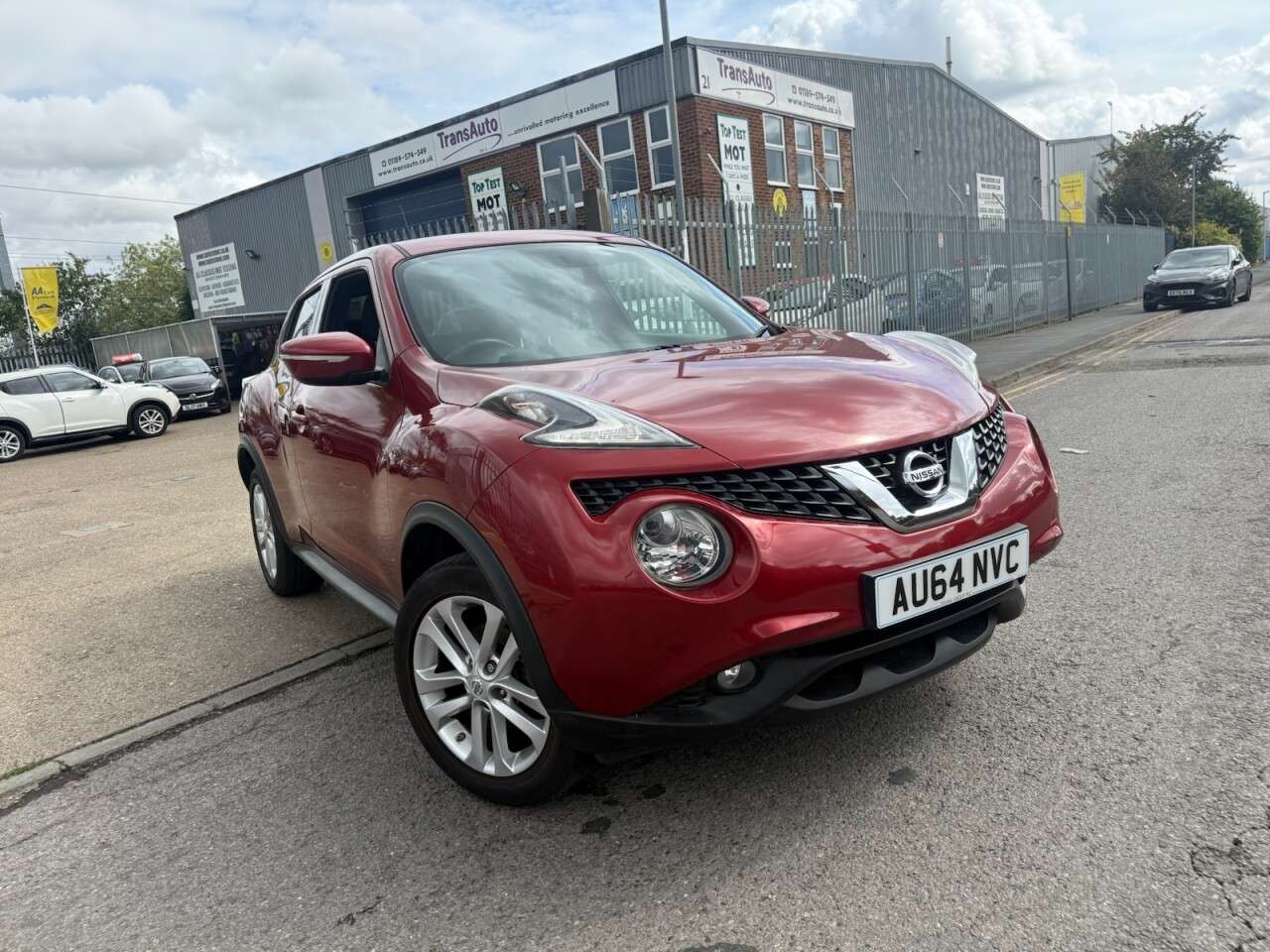 A 2014 NISSAN JUKE 1.2 DIG-T Acenta Premium SUV 5dr Petrol Manual 6Spd Euro 5 (s/s) (115 ps) 1 A 2014 NISSAN JUKE 1.2 DIG-T Acenta Premium SUV 5dr Petrol Manual 6Spd Euro 5 (s/s) (115 ps) 1