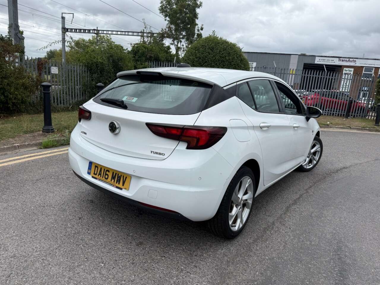 A 2016 VAUXHALL ASTRA 1.4i Turbo SRi Hatchback 5dr Petrol Auto Euro 6 (s/s) (150 ps) 12 Months MO A 2016 VAUXHALL ASTRA 1.4i Turbo SRi Hatchback 5dr Petrol Auto Euro 6 (s/s) (150 ps) 12 Months MO