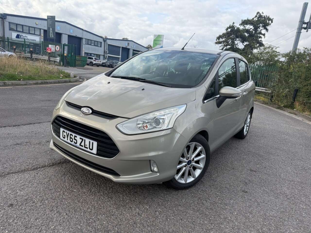 A 2016 FORD B-MAX 1.6 Titanium MPV 5dr Petrol Powershift Euro 5 (105 ps) 12 Months MOT + 6 Mo A 2016 FORD B-MAX 1.6 Titanium MPV 5dr Petrol Powershift Euro 5 (105 ps) 12 Months MOT + 6 Mo