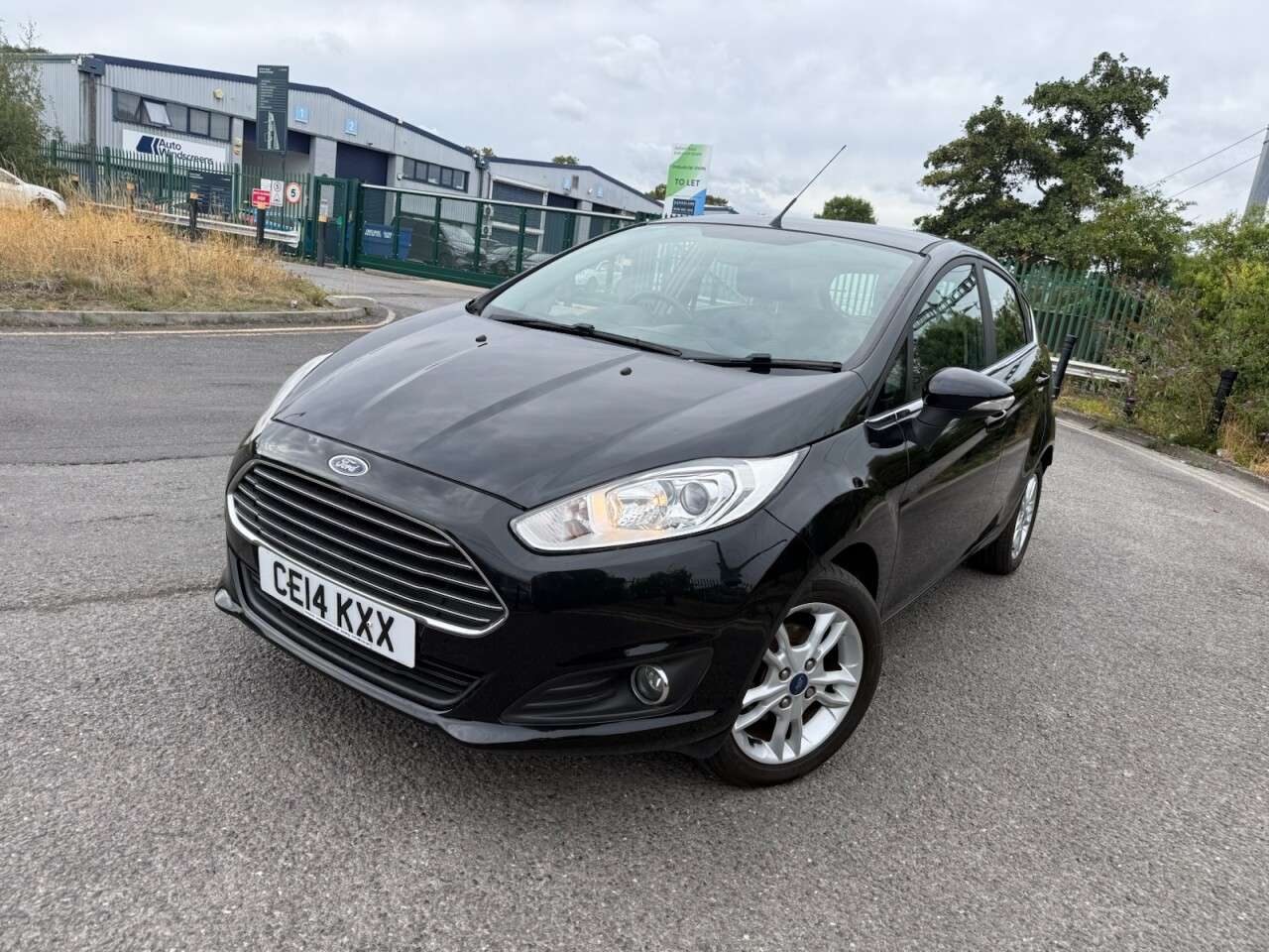 A 2014 FORD FIESTA 1.0T EcoBoost Zetec Hatchback 5dr Petrol Manual Euro 5 (s/s) (100 ps) Econo A 2014 FORD FIESTA 1.0T EcoBoost Zetec Hatchback 5dr Petrol Manual Euro 5 (s/s) (100 ps) Econo