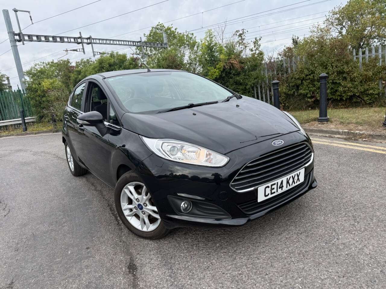 A 2014 FORD FIESTA 1.0T EcoBoost Zetec Hatchback 5dr Petrol Manual Euro 5 (s/s) (100 ps) Econo A 2014 FORD FIESTA 1.0T EcoBoost Zetec Hatchback 5dr Petrol Manual Euro 5 (s/s) (100 ps) Econo