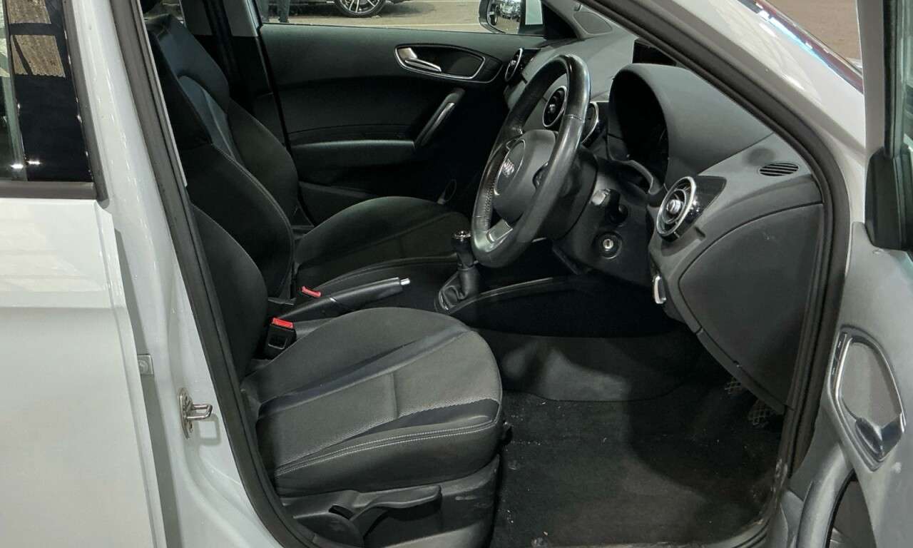 2017 AUDI A1 2017 AUDI A1