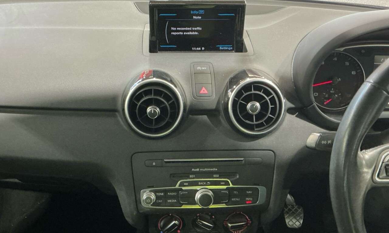 2017 AUDI A1 2017 AUDI A1