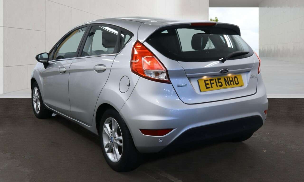 A 2015 FORD FIESTA 1.0T EcoBoost Zetec Hatchback 5dr Petrol Powershift Euro 6 (100 ps) Economi A 2015 FORD FIESTA 1.0T EcoBoost Zetec Hatchback 5dr Petrol Powershift Euro 6 (100 ps) Economi