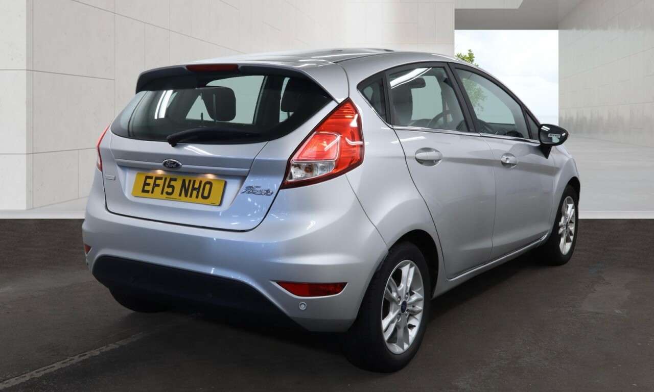 A 2015 FORD FIESTA 1.0T EcoBoost Zetec Hatchback 5dr Petrol Powershift Euro 6 (100 ps) Economi A 2015 FORD FIESTA 1.0T EcoBoost Zetec Hatchback 5dr Petrol Powershift Euro 6 (100 ps) Economi