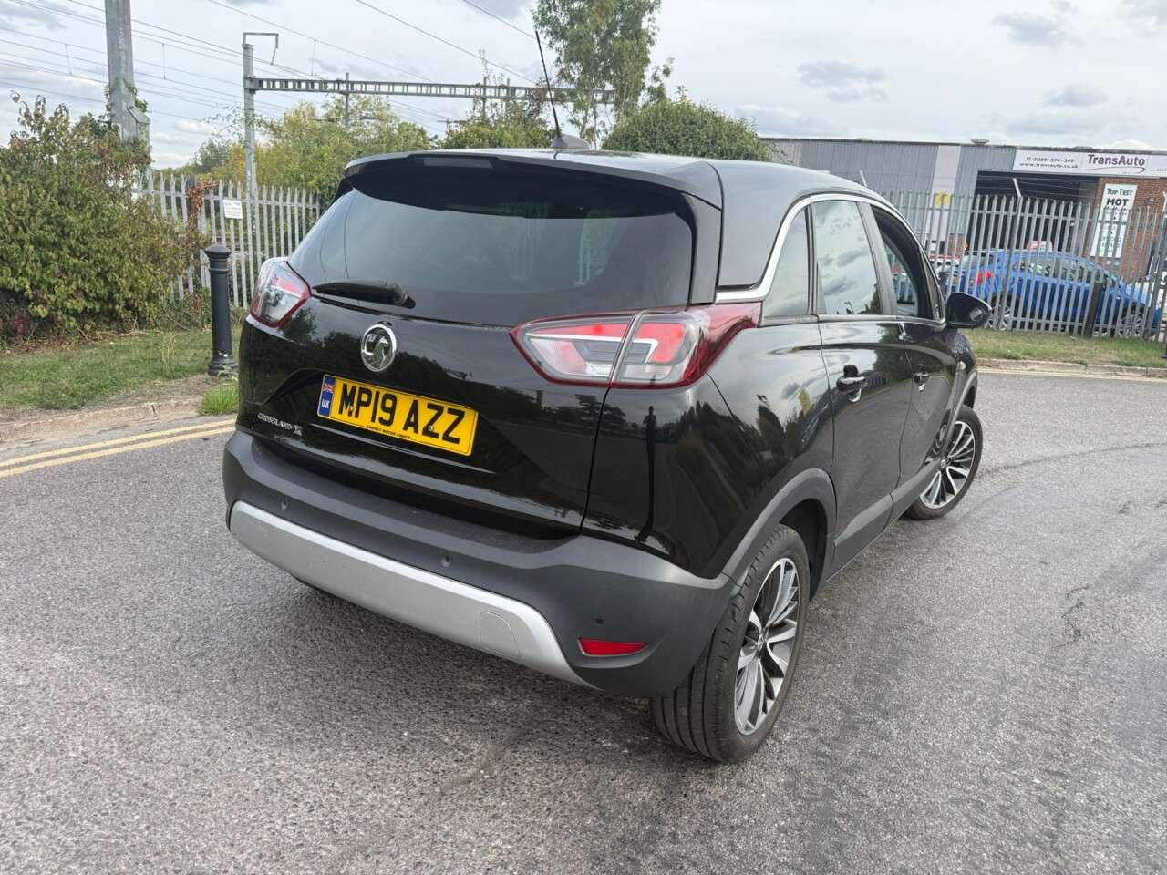 A 2019 VAUXHALL CROSSLAND X 1.2 Turbo GPF Elite Nav SUV 5dr Petrol Auto Euro 6 (s/s) (110 ps) Economica A 2019 VAUXHALL CROSSLAND X 1.2 Turbo GPF Elite Nav SUV 5dr Petrol Auto Euro 6 (s/s) (110 ps) Economica