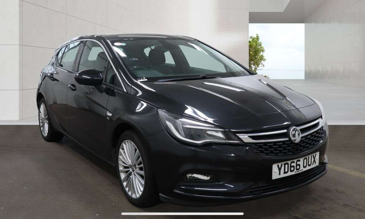 A 2016 VAUXHALL ASTRA 1.4i Turbo Elite Nav Hatchback 5dr Petrol Manual Euro 6 (150 ps) Economical A 2016 VAUXHALL ASTRA 1.4i Turbo Elite Nav Hatchback 5dr Petrol Manual Euro 6 (150 ps) Economical