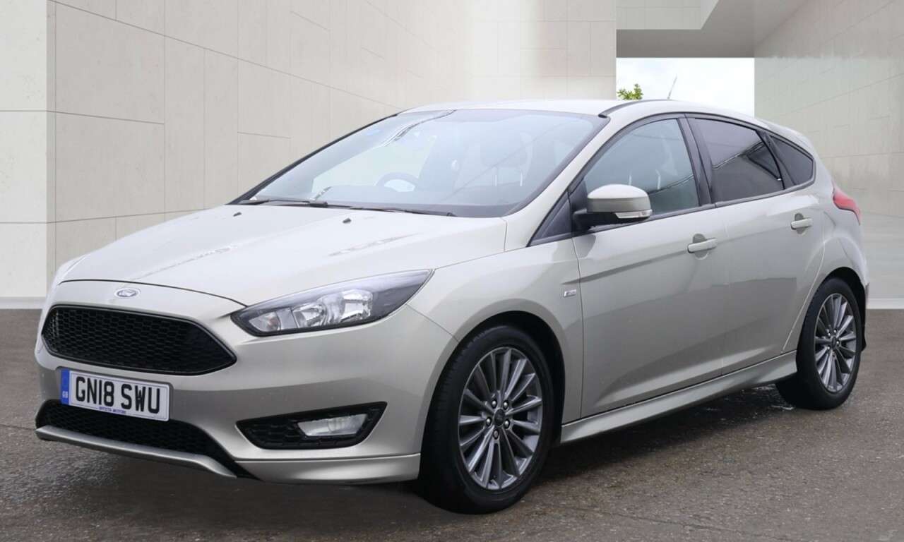 A 2018 FORD FOCUS 1.0T EcoBoost ST-Line Hatchback 5dr Petrol Manual Euro 6 (s/s) (140 ps) Eco A 2018 FORD FOCUS 1.0T EcoBoost ST-Line Hatchback 5dr Petrol Manual Euro 6 (s/s) (140 ps) Eco
