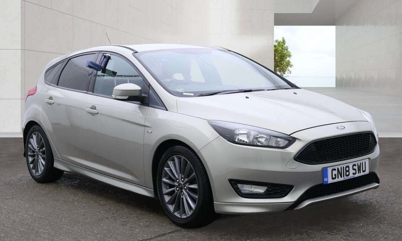 A 2018 FORD FOCUS 1.0T EcoBoost ST-Line Hatchback 5dr Petrol Manual Euro 6 (s/s) (140 ps) Eco A 2018 FORD FOCUS 1.0T EcoBoost ST-Line Hatchback 5dr Petrol Manual Euro 6 (s/s) (140 ps) Eco