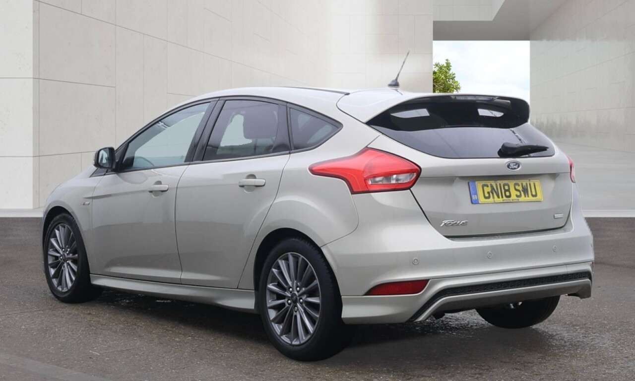 A 2018 FORD FOCUS 1.0T EcoBoost ST-Line Hatchback 5dr Petrol Manual Euro 6 (s/s) (140 ps) Eco A 2018 FORD FOCUS 1.0T EcoBoost ST-Line Hatchback 5dr Petrol Manual Euro 6 (s/s) (140 ps) Eco
