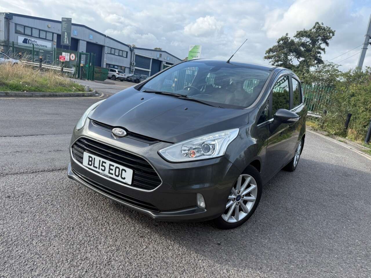 A 2015 FORD B-MAX 1.6 Titanium MPV 5dr Petrol Powershift Euro 5 (105 ps) 12 Months MOT + 6 Mo A 2015 FORD B-MAX 1.6 Titanium MPV 5dr Petrol Powershift Euro 5 (105 ps) 12 Months MOT + 6 Mo