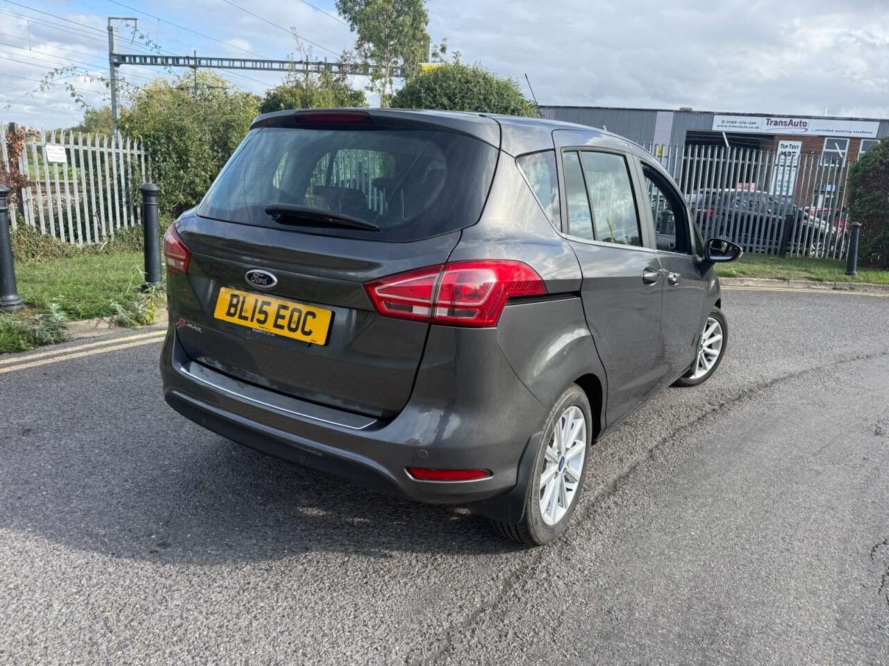 A 2015 FORD B-MAX 1.6 Titanium MPV 5dr Petrol Powershift Euro 5 (105 ps) 12 Months MOT + 6 Mo A 2015 FORD B-MAX 1.6 Titanium MPV 5dr Petrol Powershift Euro 5 (105 ps) 12 Months MOT + 6 Mo