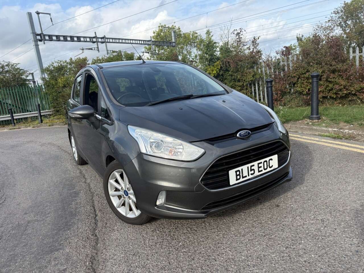 A 2015 FORD B-MAX 1.6 Titanium MPV 5dr Petrol Powershift Euro 5 (105 ps) 12 Months MOT + 6 Mo A 2015 FORD B-MAX 1.6 Titanium MPV 5dr Petrol Powershift Euro 5 (105 ps) 12 Months MOT + 6 Mo