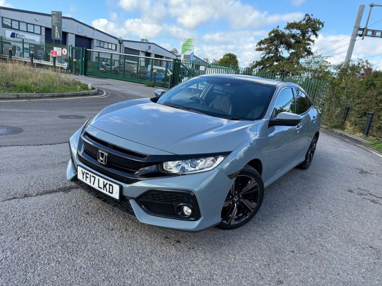 A 2017 HONDA CIVIC 1.0 VTEC Turbo EX Hatchback 5dr Petrol Manual Euro 6 (s/s) (129 ps) Euro 6, A 2017 HONDA CIVIC 1.0 VTEC Turbo EX Hatchback 5dr Petrol Manual Euro 6 (s/s) (129 ps) Euro 6,