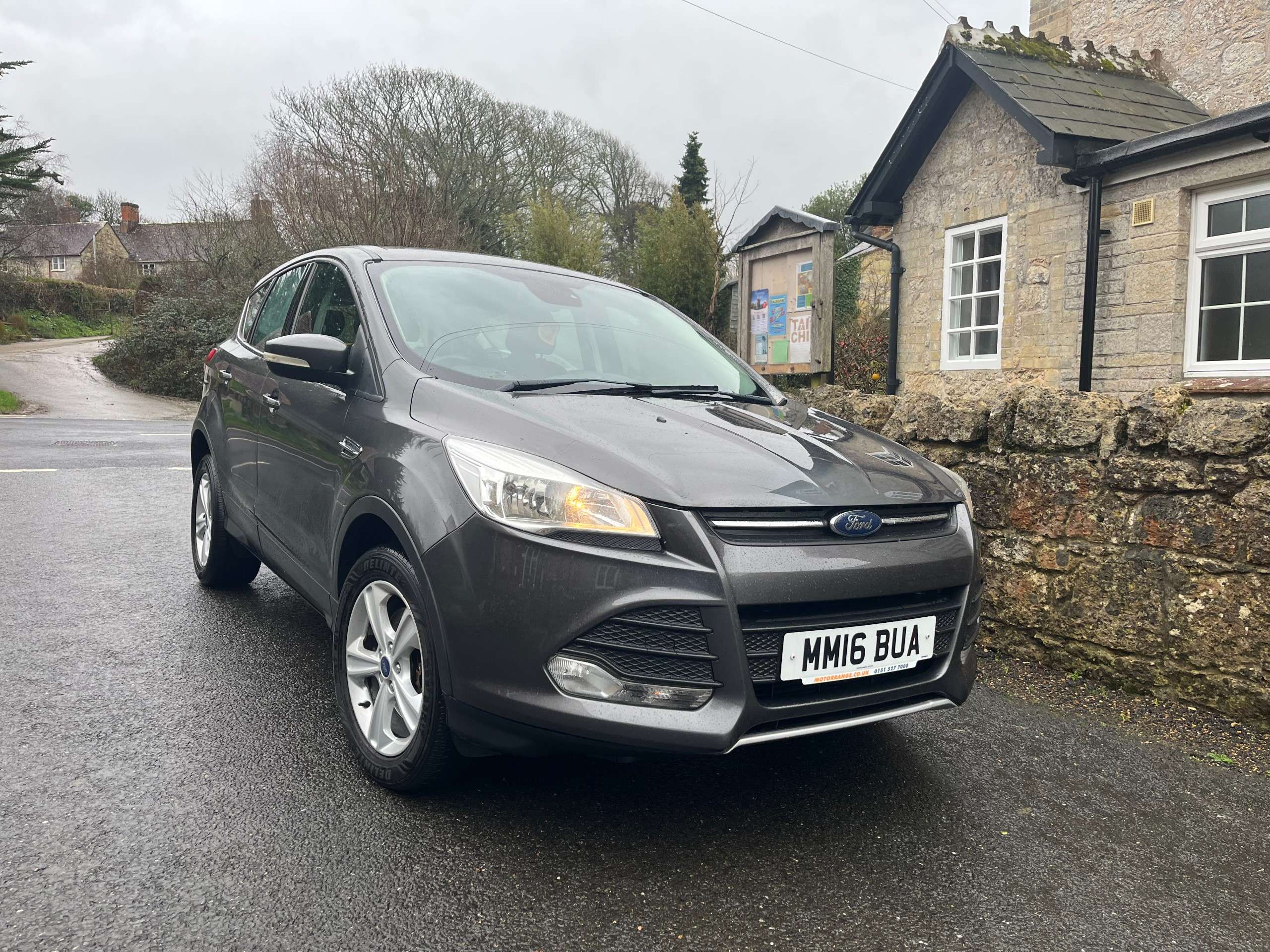A 2016 FORD KUGA 2.0 TDCi Zetec SUV 5dr Diesel Manual 2WD Euro 6 (s/s) (150 ps) A 2016 FORD KUGA 2.0 TDCi Zetec SUV 5dr Diesel Manual 2WD Euro 6 (s/s) (150 ps)
