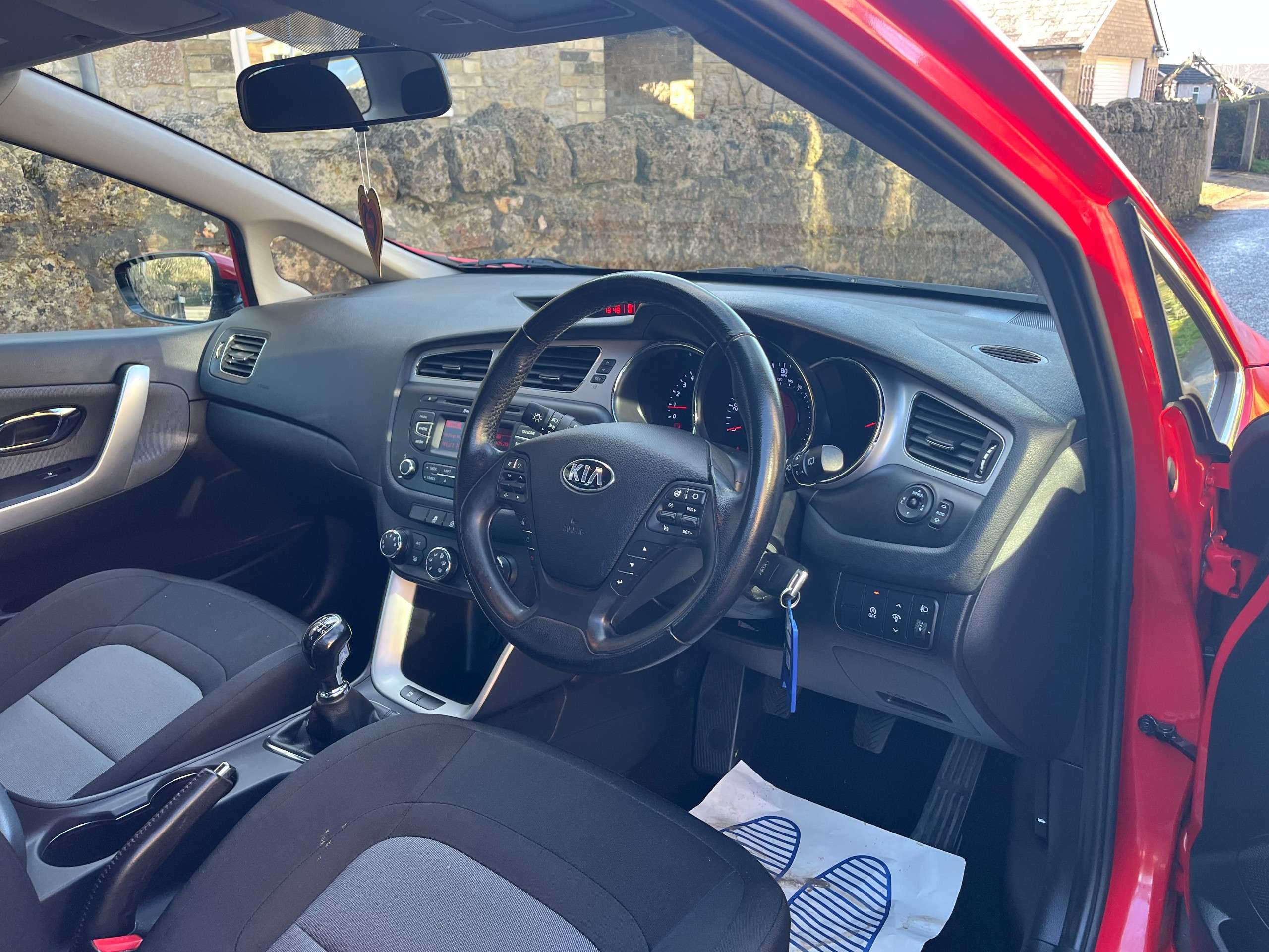 A 2014 KIA CEED 1.6 CRDi EcoDynamics 2 Sportswagon 5dr Diesel Manual Euro 5 (s/s) (126 bhp) A 2014 KIA CEED 1.6 CRDi EcoDynamics 2 Sportswagon 5dr Diesel Manual Euro 5 (s/s) (126 bhp)