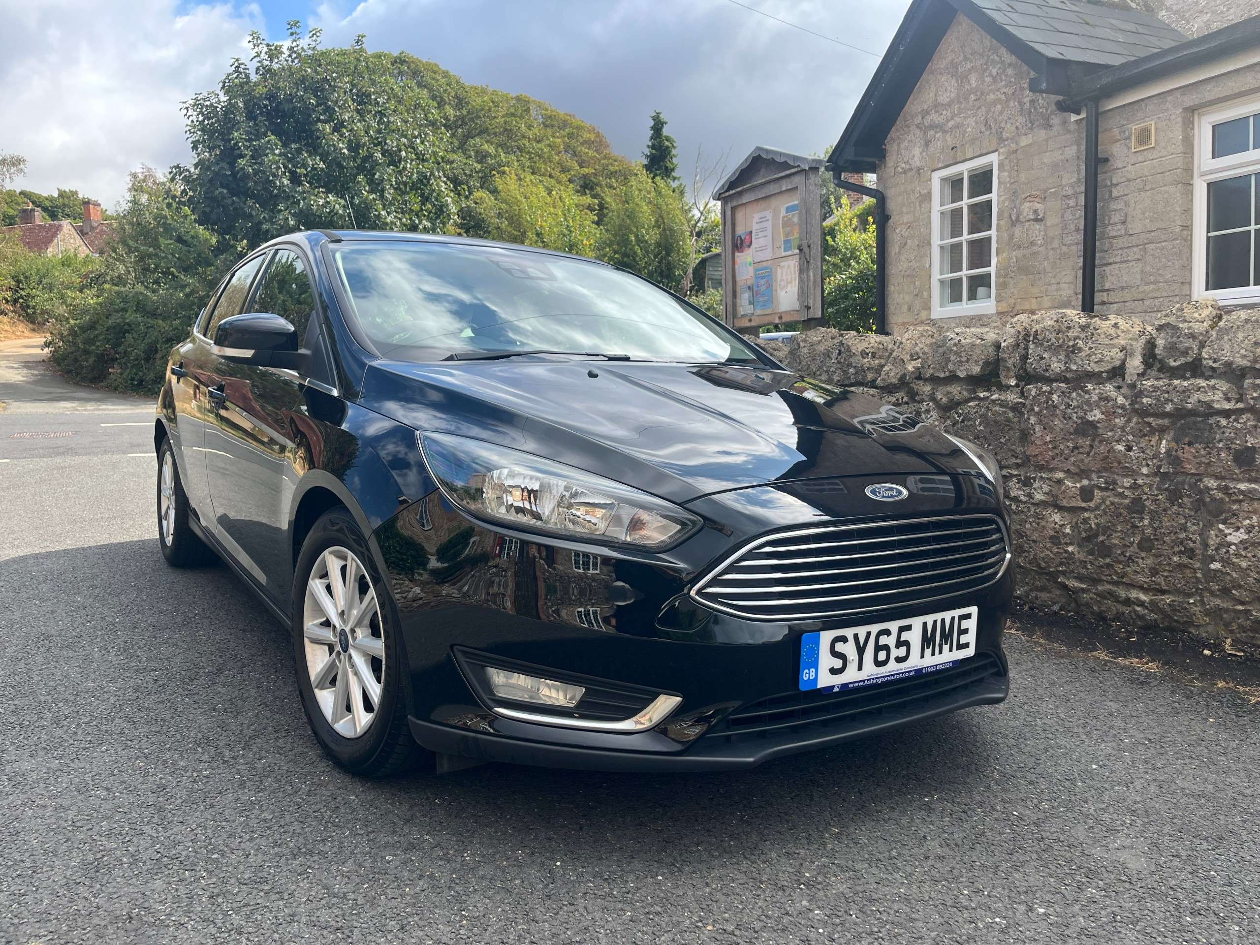 A 2015 FORD FOCUS 1.6 TDCi Titanium Hatchback 5dr Diesel Manual Euro 5 (s/s) (115 ps) A 2015 FORD FOCUS 1.6 TDCi Titanium Hatchback 5dr Diesel Manual Euro 5 (s/s) (115 ps)