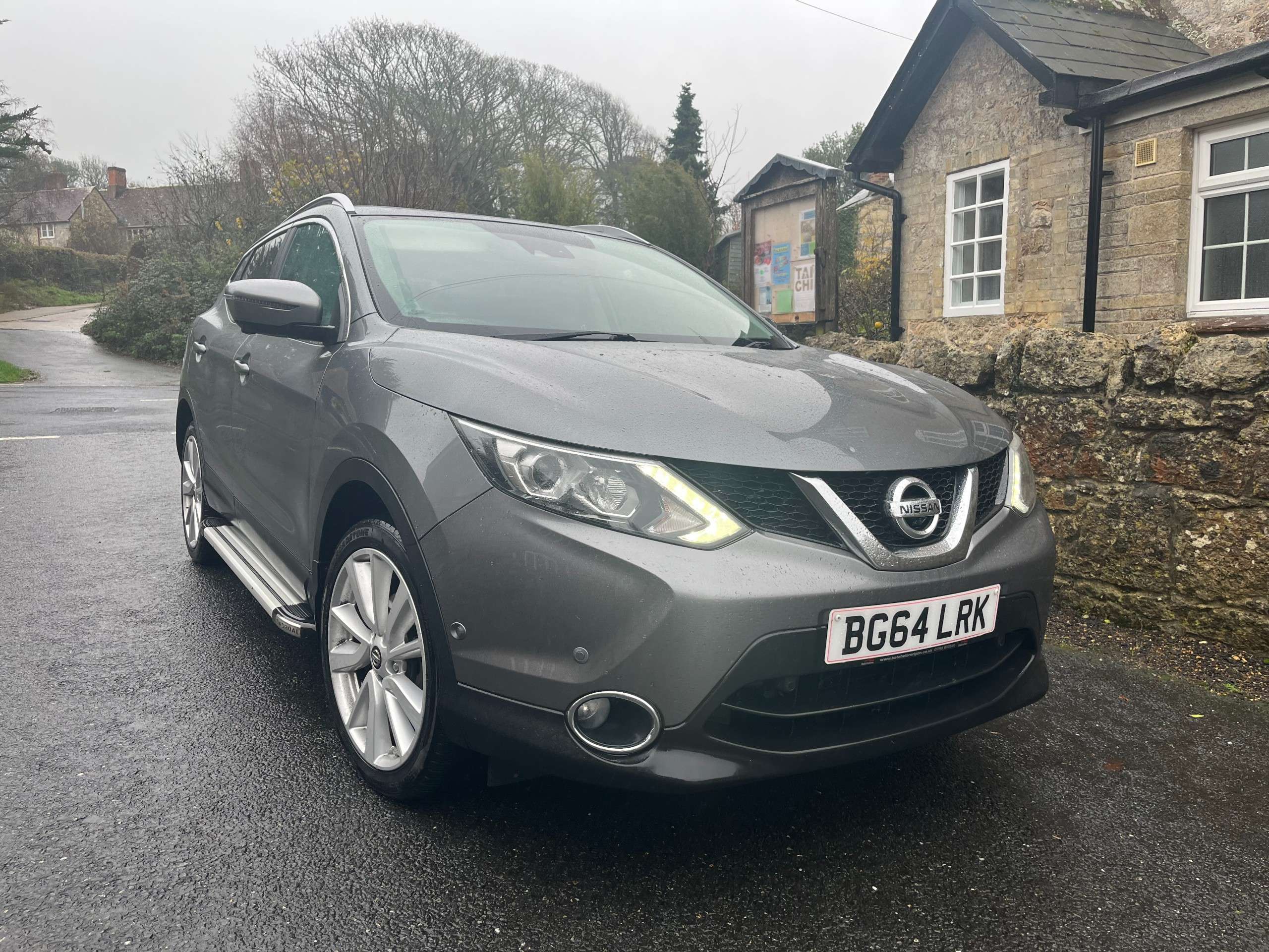A 2014 NISSAN QASHQAI 1.5 dCi Tekna SUV 5dr Diesel Manual 2WD Euro 5 (s/s) (110 ps) A 2014 NISSAN QASHQAI 1.5 dCi Tekna SUV 5dr Diesel Manual 2WD Euro 5 (s/s) (110 ps)
