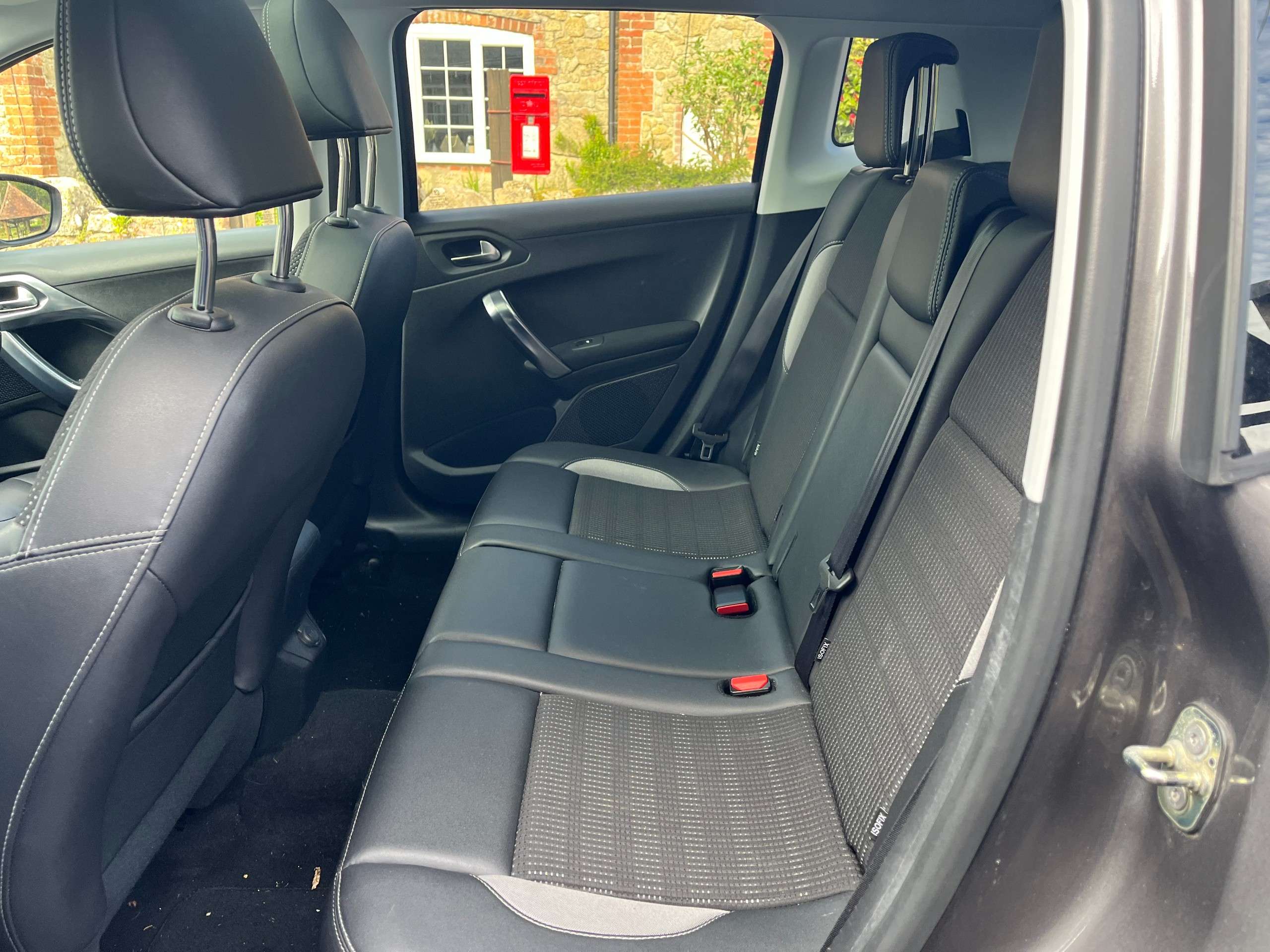 2013 PEUGEOT 2008 2013 PEUGEOT 2008