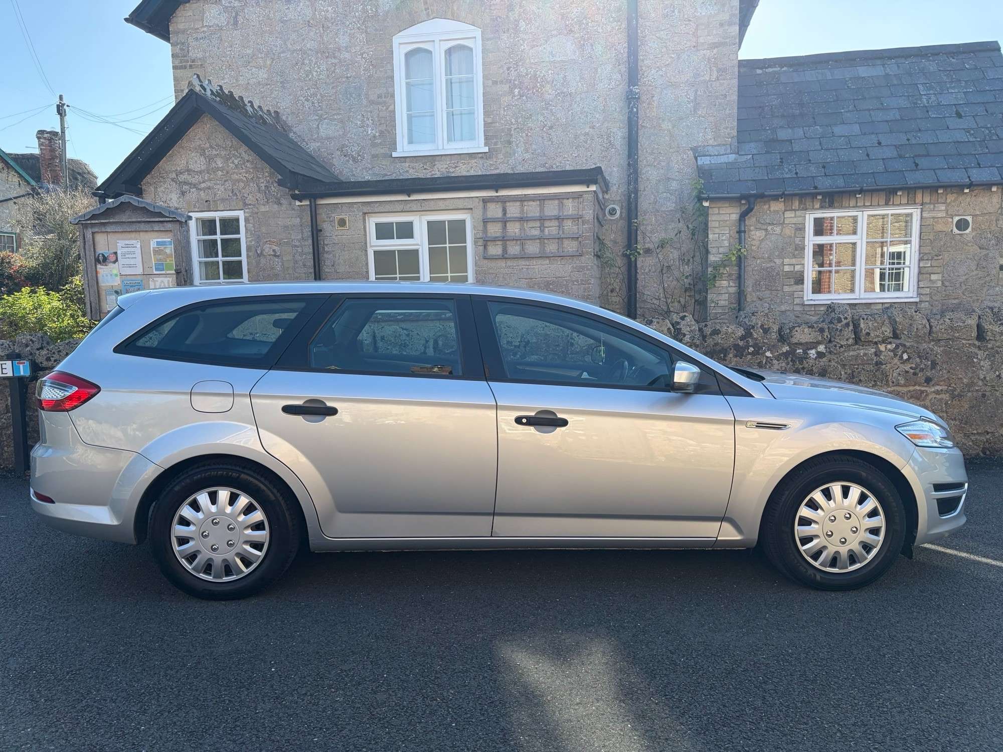 A 2014 FORD MONDEO 1.6 TDCi ECOnetic Edge Estate 5dr Diesel Manual Euro 5 (s/s) (115 ps) A 2014 FORD MONDEO 1.6 TDCi ECOnetic Edge Estate 5dr Diesel Manual Euro 5 (s/s) (115 ps)