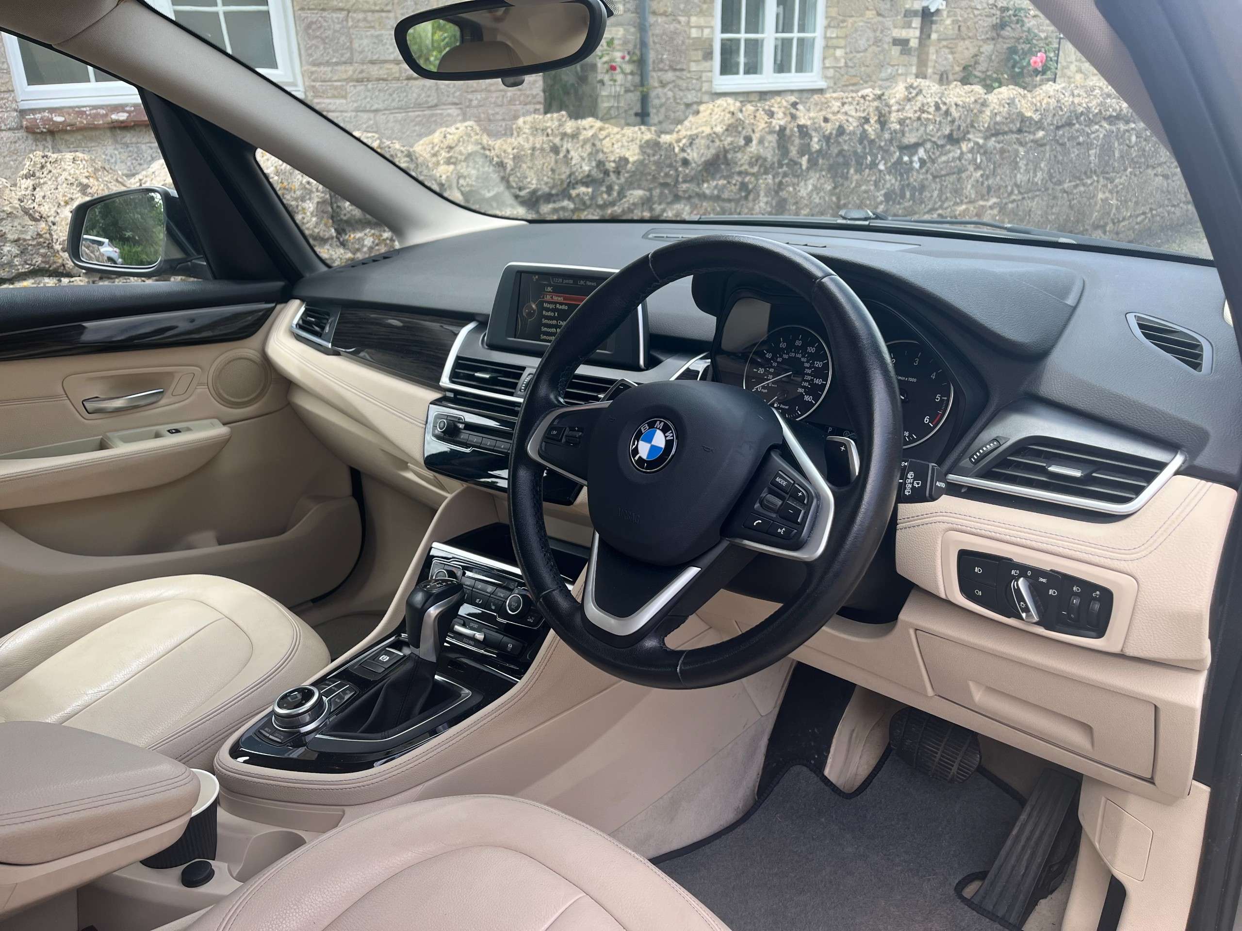 A 2016 BMW 2 SERIES ACTIVE TOURER 2.0 218d Luxury MPV 5dr Diesel Auto Euro 6 (s/s) (150 ps) A 2016 BMW 2 SERIES ACTIVE TOURER 2.0 218d Luxury MPV 5dr Diesel Auto Euro 6 (s/s) (150 ps)