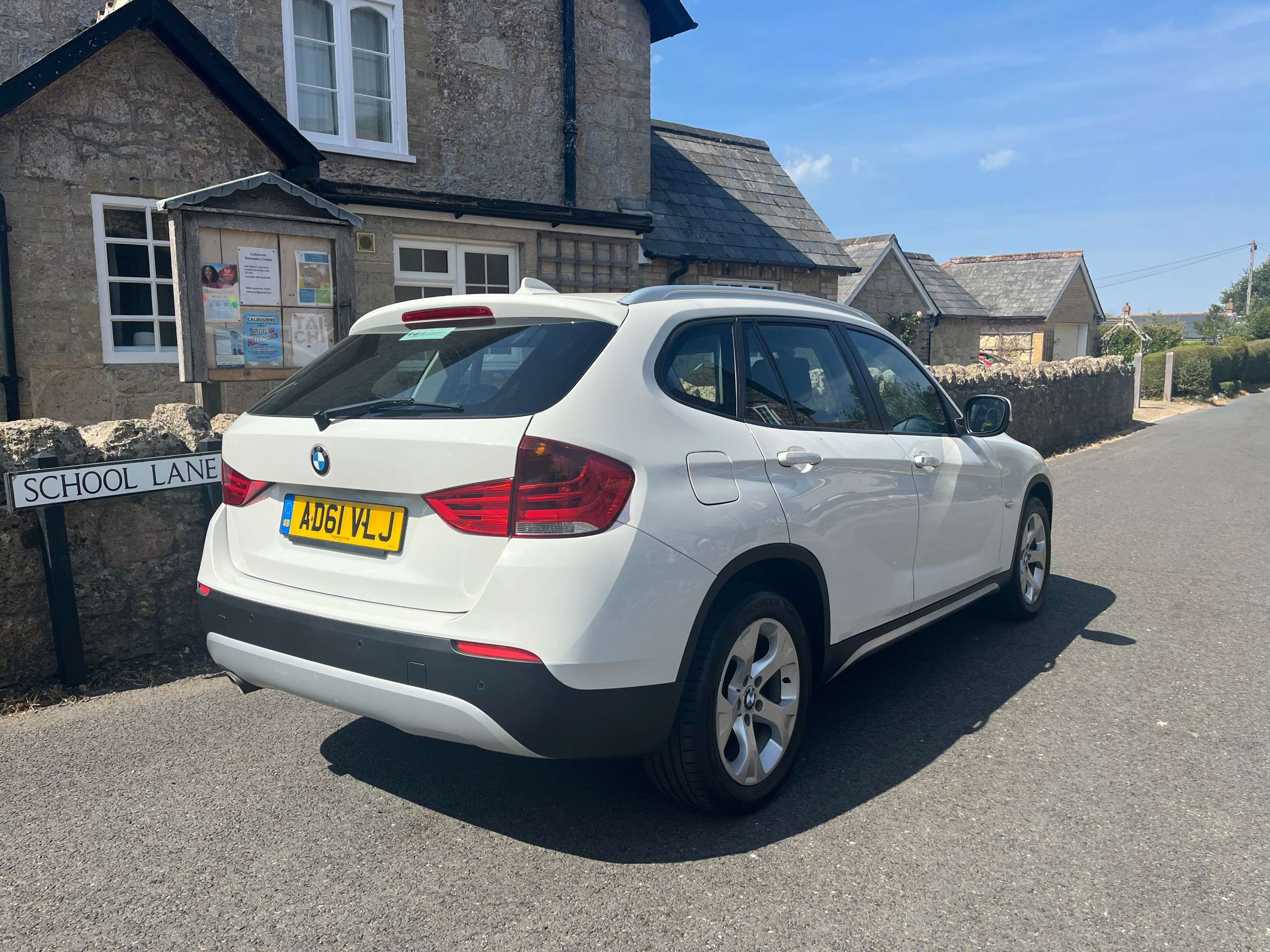 A 2011 BMW X1 2.0 18d SE SUV 5dr Diesel Manual sDrive Euro 5 (s/s) (143 ps) A 2011 BMW X1 2.0 18d SE SUV 5dr Diesel Manual sDrive Euro 5 (s/s) (143 ps)