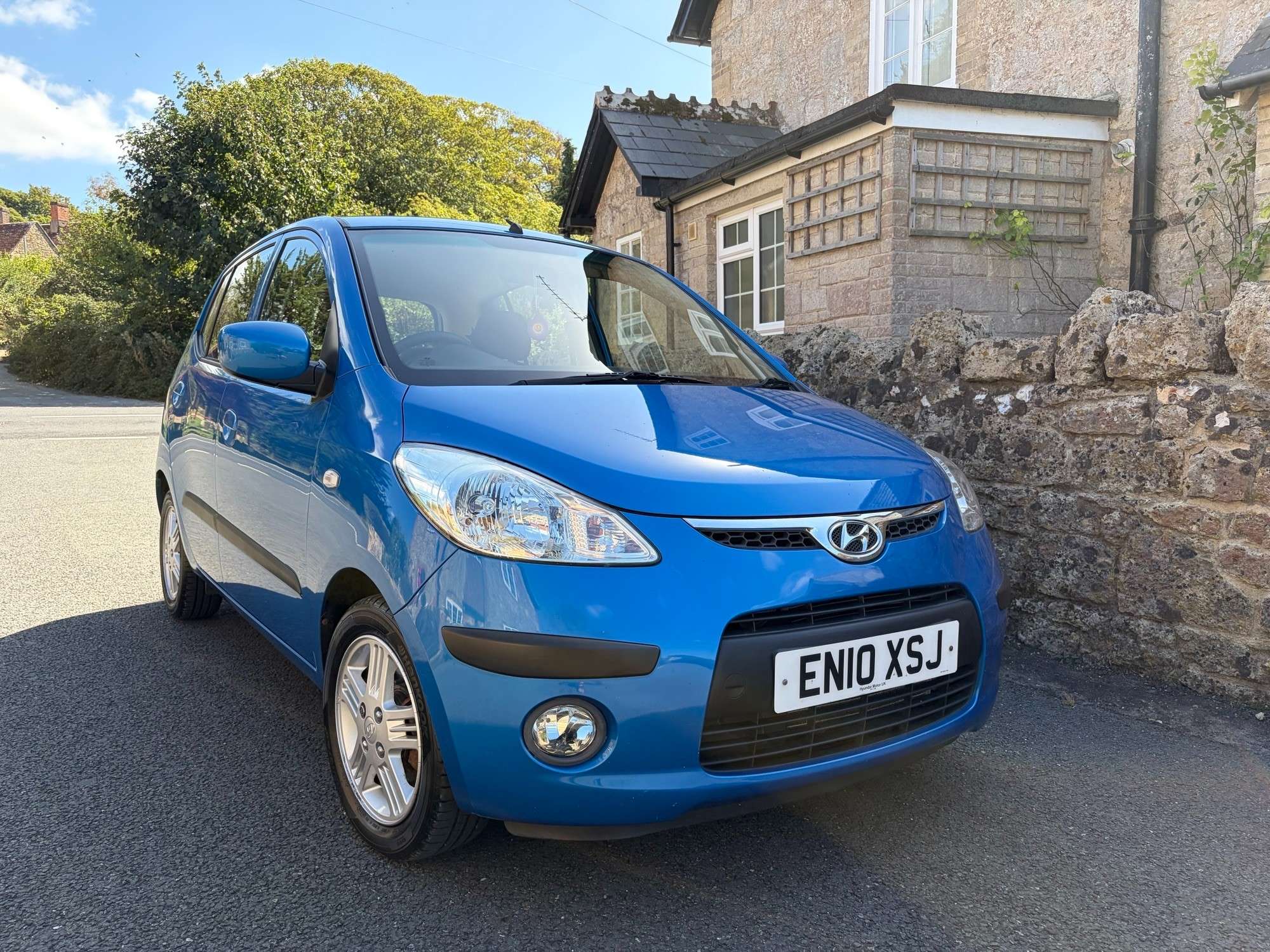 A 2010 HYUNDAI I10 1.2 Comfort Hatchback 5dr Petrol Manual Euro 4 (77 bhp) A 2010 HYUNDAI I10 1.2 Comfort Hatchback 5dr Petrol Manual Euro 4 (77 bhp)