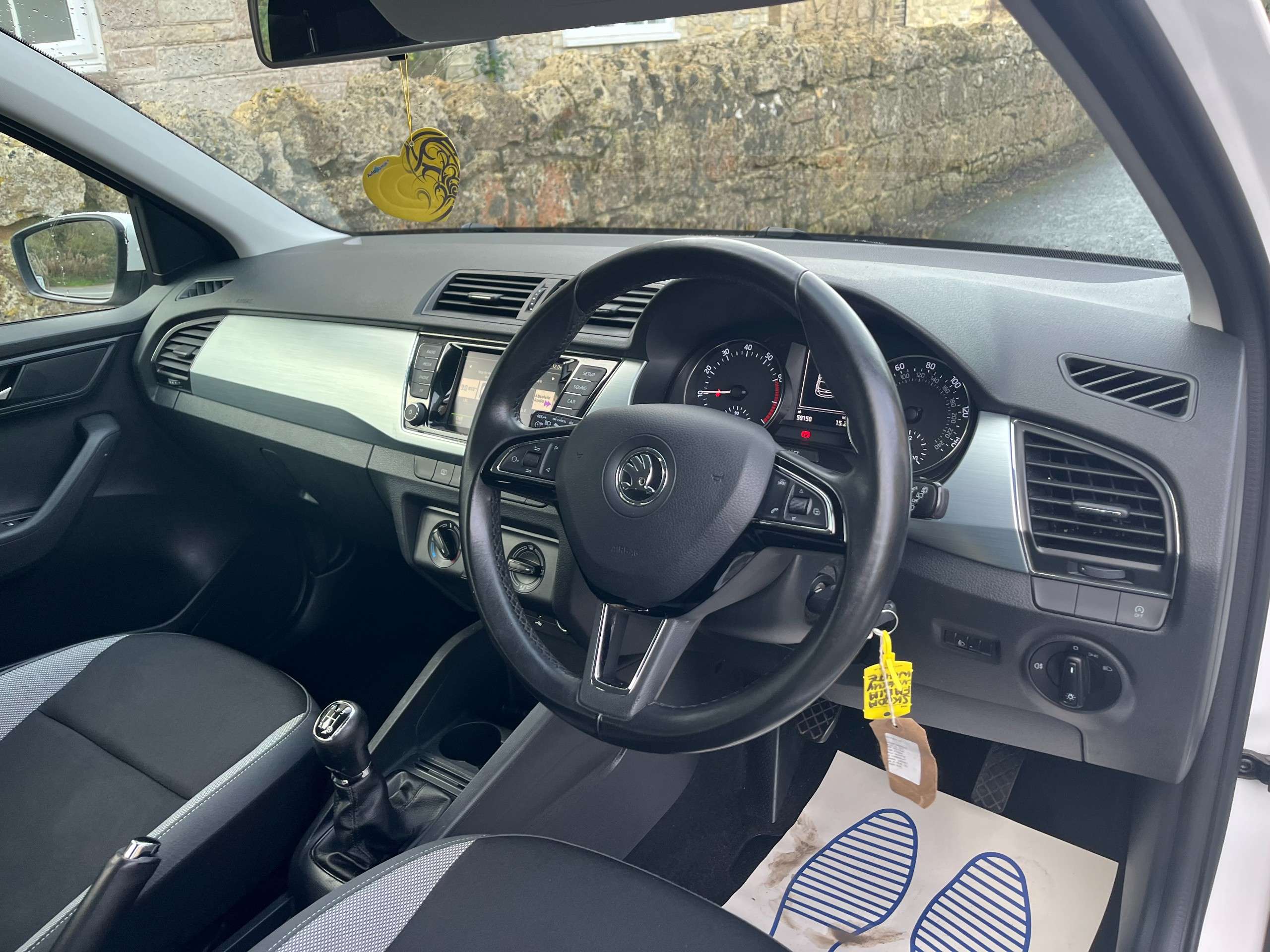 A 2016 SKODA FABIA 1.0 SE Hatchback 5dr Petrol Manual Euro 6 (s/s) (75 ps) A 2016 SKODA FABIA 1.0 SE Hatchback 5dr Petrol Manual Euro 6 (s/s) (75 ps)