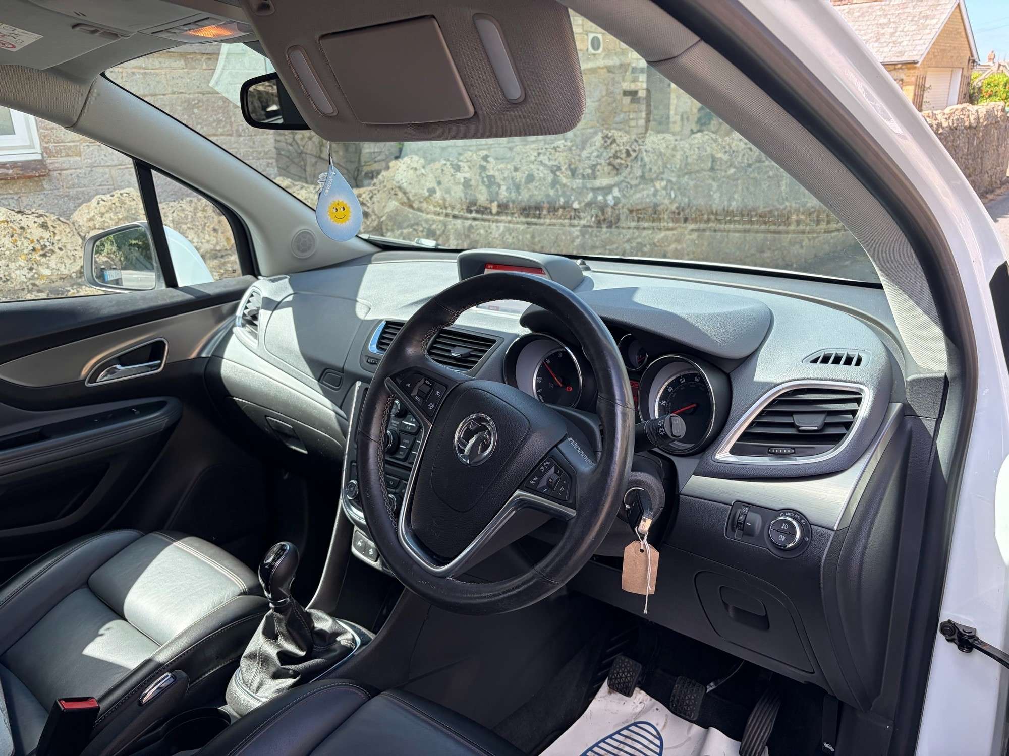 A 2014 VAUXHALL MOKKA 1.7 CDTi SE SUV 5dr Diesel Manual 4WD Euro 5 (s/s) (130 ps) A 2014 VAUXHALL MOKKA 1.7 CDTi SE SUV 5dr Diesel Manual 4WD Euro 5 (s/s) (130 ps)
