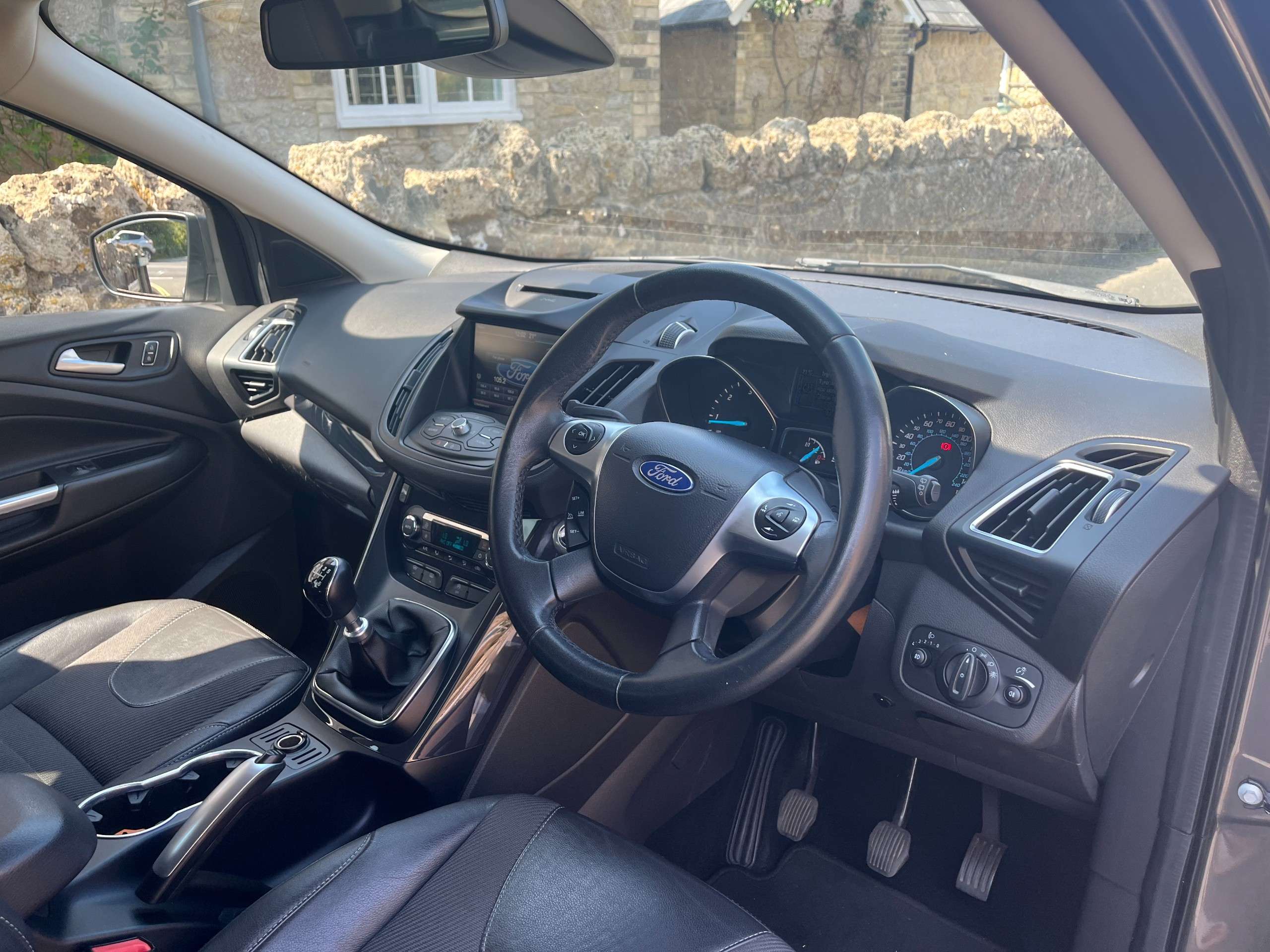 A 2015 FORD KUGA TITANIUM TDCI 5-Door A 2015 FORD KUGA TITANIUM TDCI 5-Door