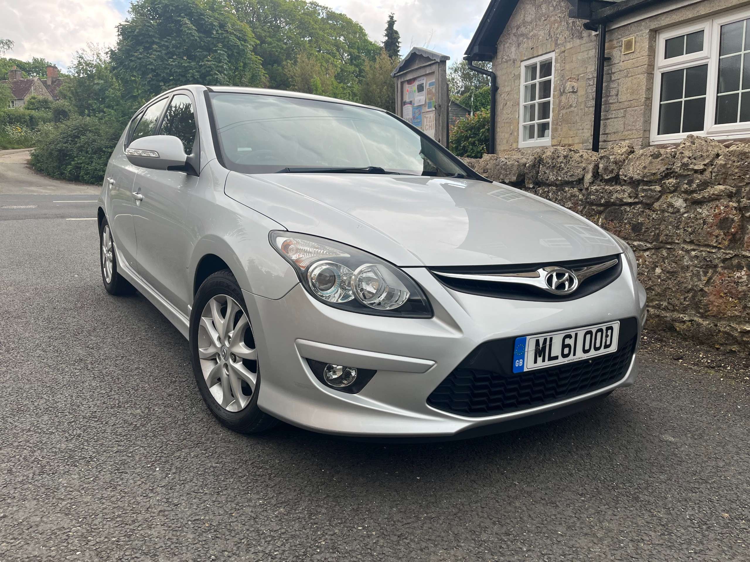 A 2011 HYUNDAI I30 1.6 CRDi Comfort Hatchback 5dr Diesel Auto Euro 5 (115 ps) A 2011 HYUNDAI I30 1.6 CRDi Comfort Hatchback 5dr Diesel Auto Euro 5 (115 ps)