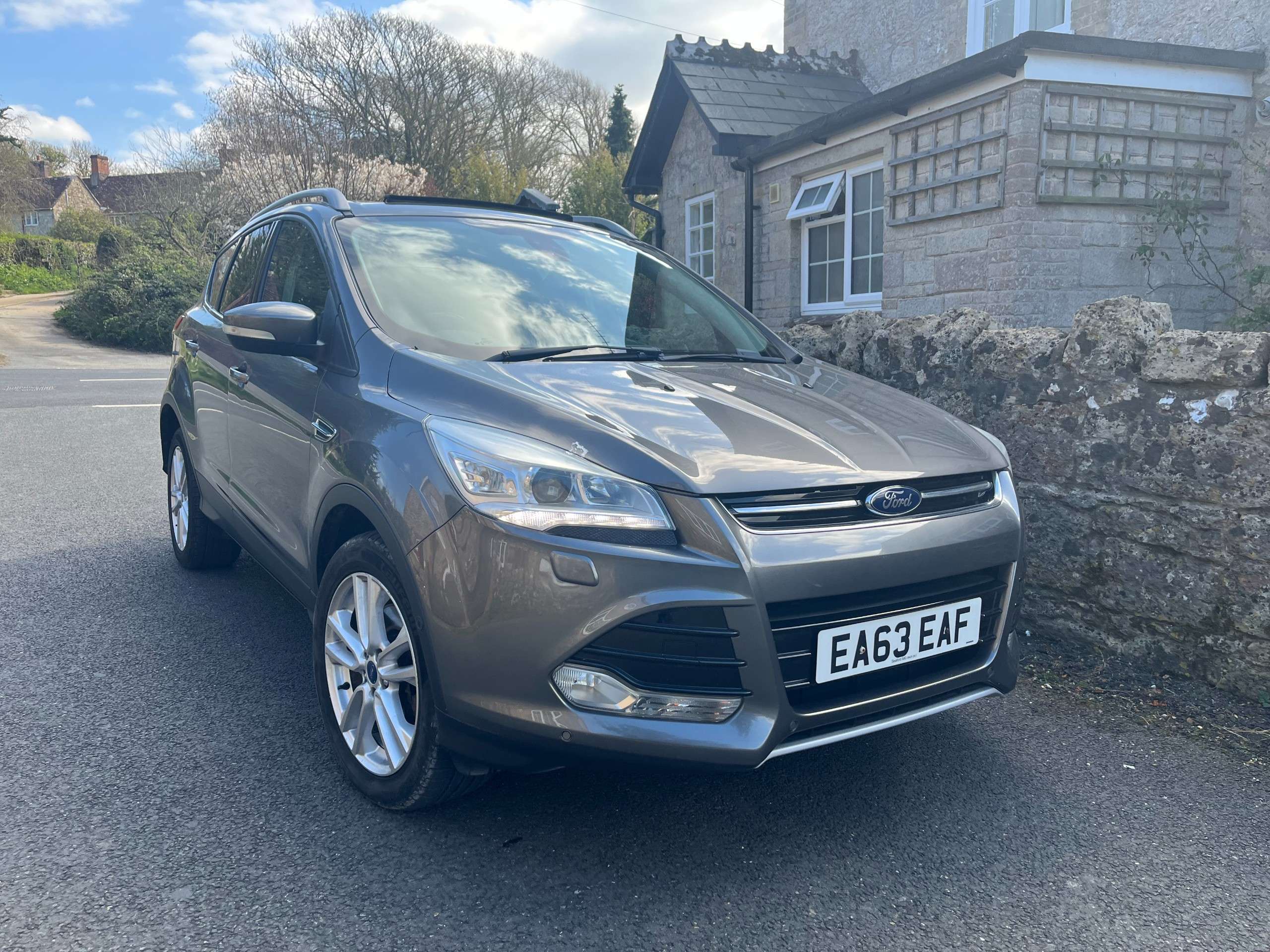 A 2013 FORD KUGA 2.0 TDCi Titanium X SUV 5dr Diesel Manual AWD Euro 5 (163 ps) A 2013 FORD KUGA 2.0 TDCi Titanium X SUV 5dr Diesel Manual AWD Euro 5 (163 ps)