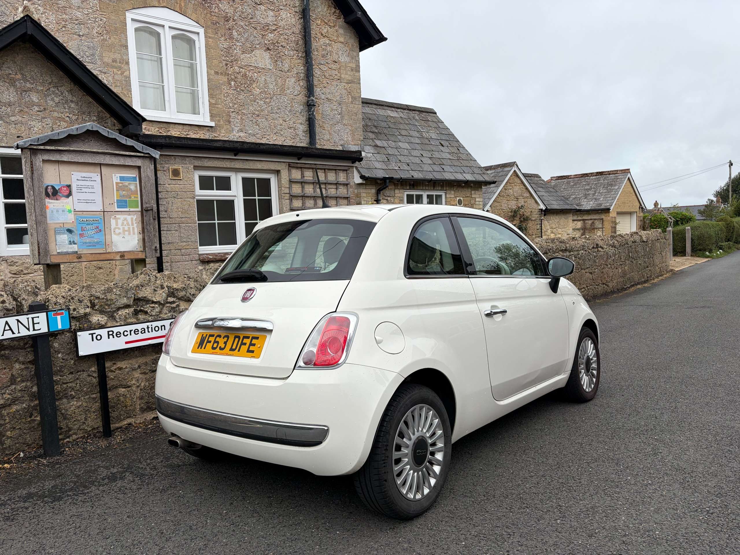 A 2013 FIAT 500 1.2 Lounge Hatchback 3dr Petrol Manual Euro 4 (69 bhp) A 2013 FIAT 500 1.2 Lounge Hatchback 3dr Petrol Manual Euro 4 (69 bhp)