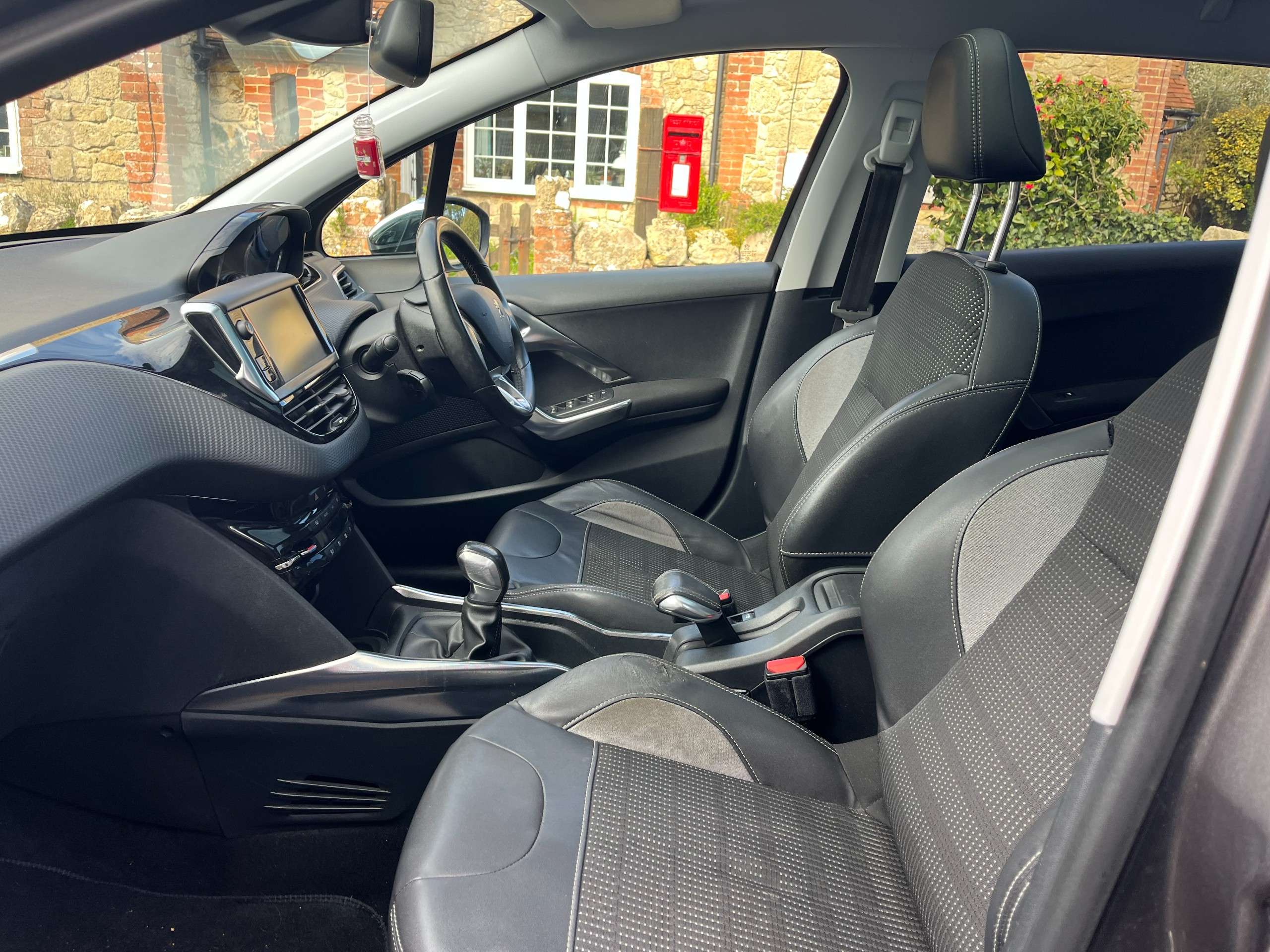 2013 PEUGEOT 2008 2013 PEUGEOT 2008