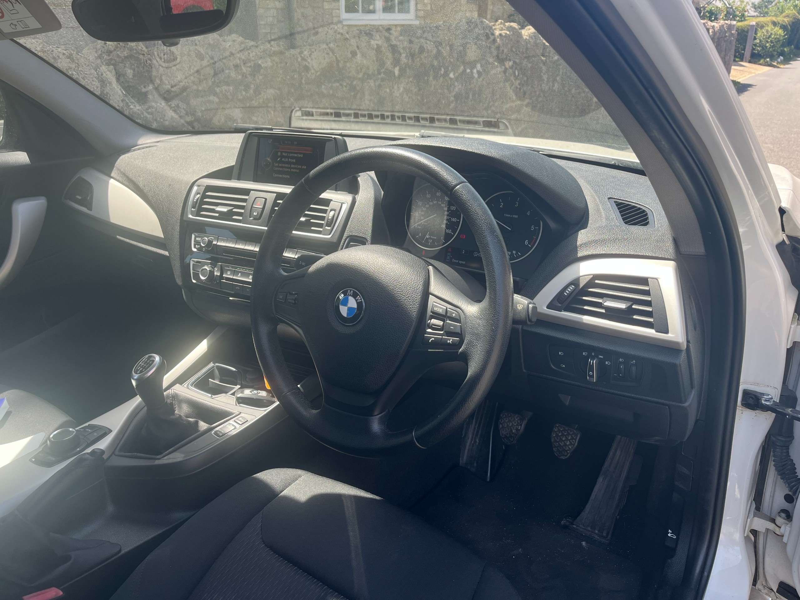 A 2015 BMW 1 SERIES 1.5 116d SE Hatchback 5dr Diesel Manual Euro 6 (s/s) (116 ps) A 2015 BMW 1 SERIES 1.5 116d SE Hatchback 5dr Diesel Manual Euro 6 (s/s) (116 ps)