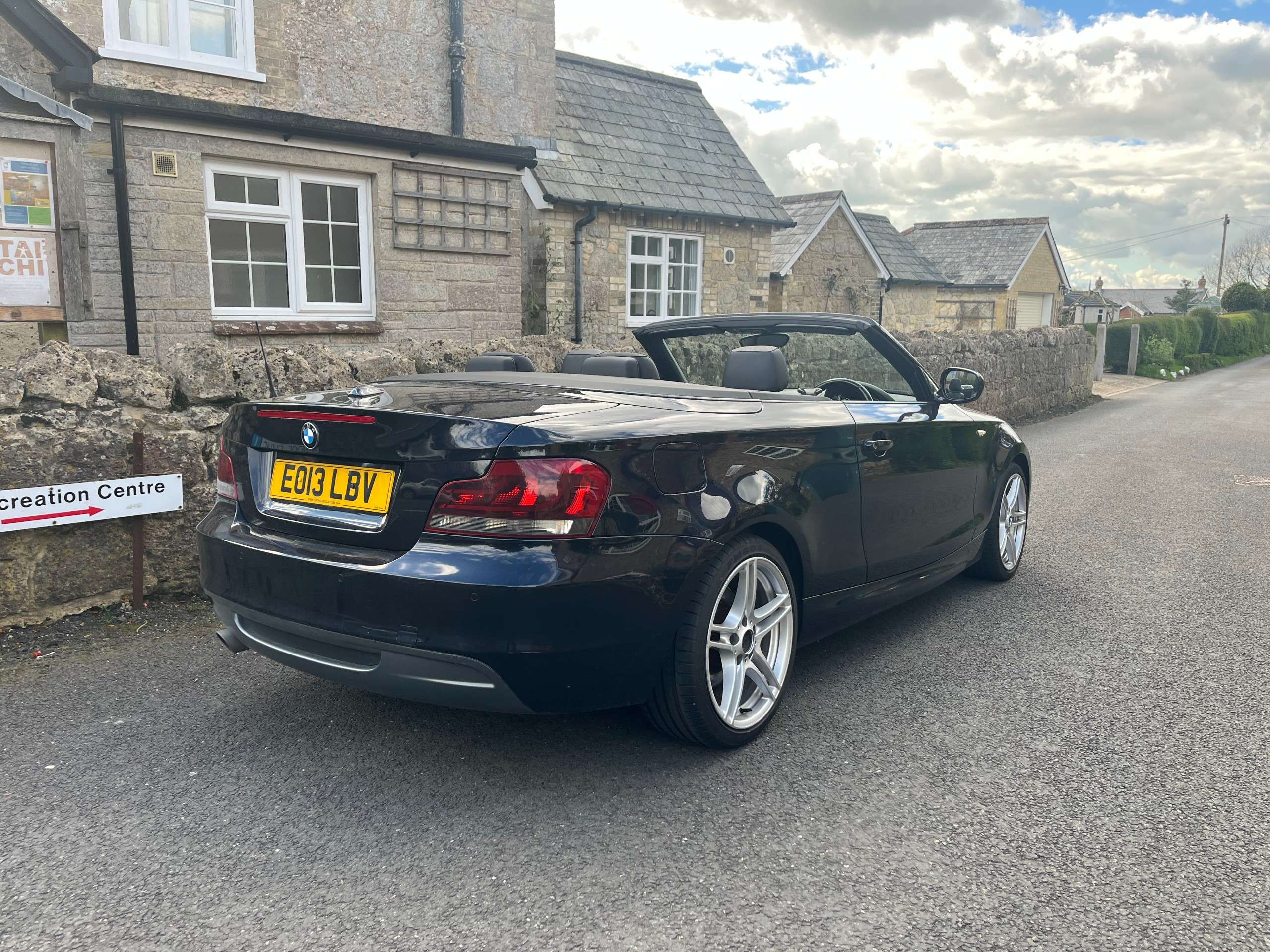 A 2013 BMW 1 SERIES 2.0 118d Sport Plus Edition Convertible 2dr Diesel Manual Euro 5 (s/s) (143 ps) A 2013 BMW 1 SERIES 2.0 118d Sport Plus Edition Convertible 2dr Diesel Manual Euro 5 (s/s) (143 ps)