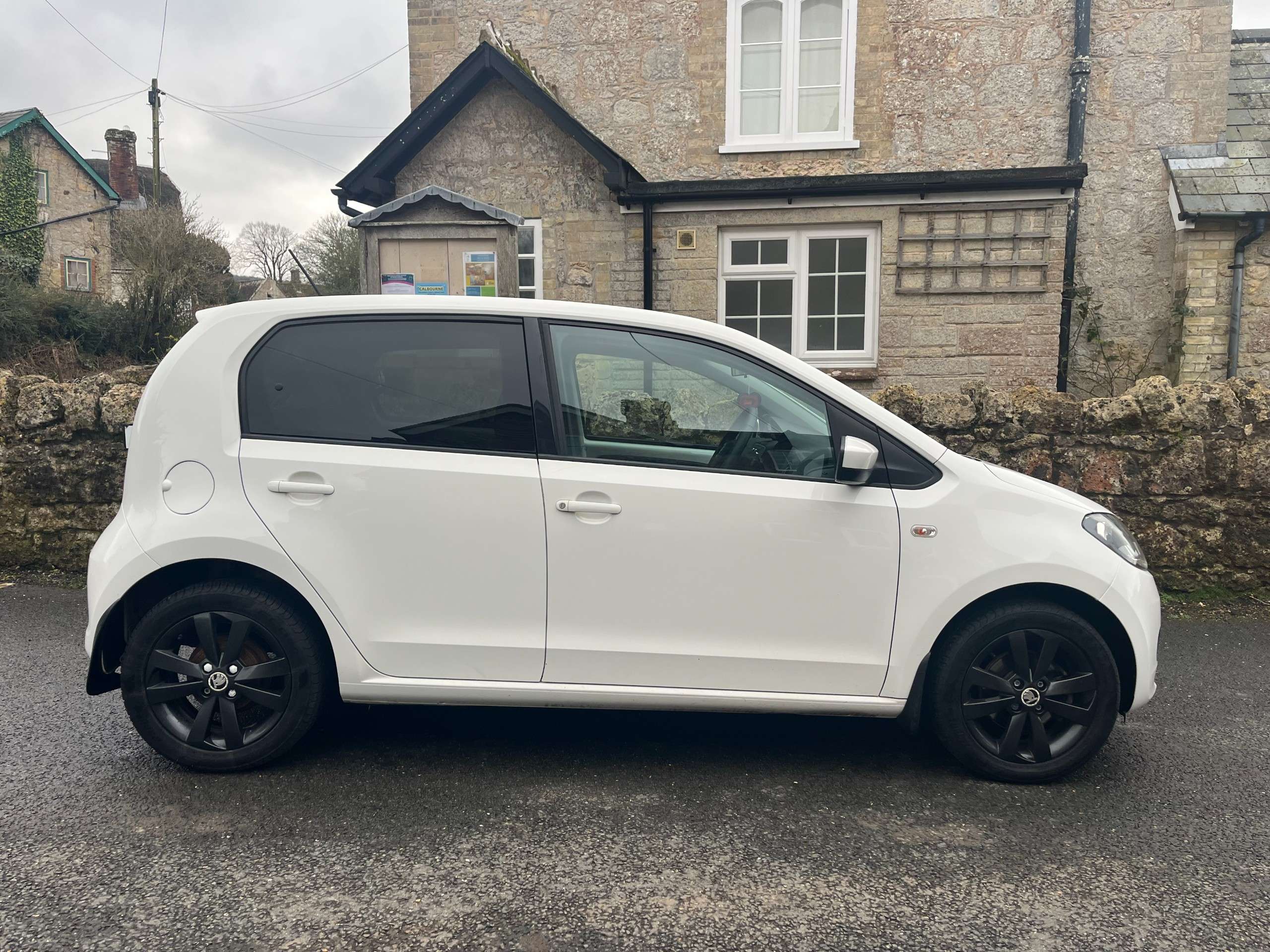 A 2016 SKODA CITIGO 1.0 MPI Colour Edition Hatchback 5dr Petrol Manual Euro 6 (60 ps) A 2016 SKODA CITIGO 1.0 MPI Colour Edition Hatchback 5dr Petrol Manual Euro 6 (60 ps)