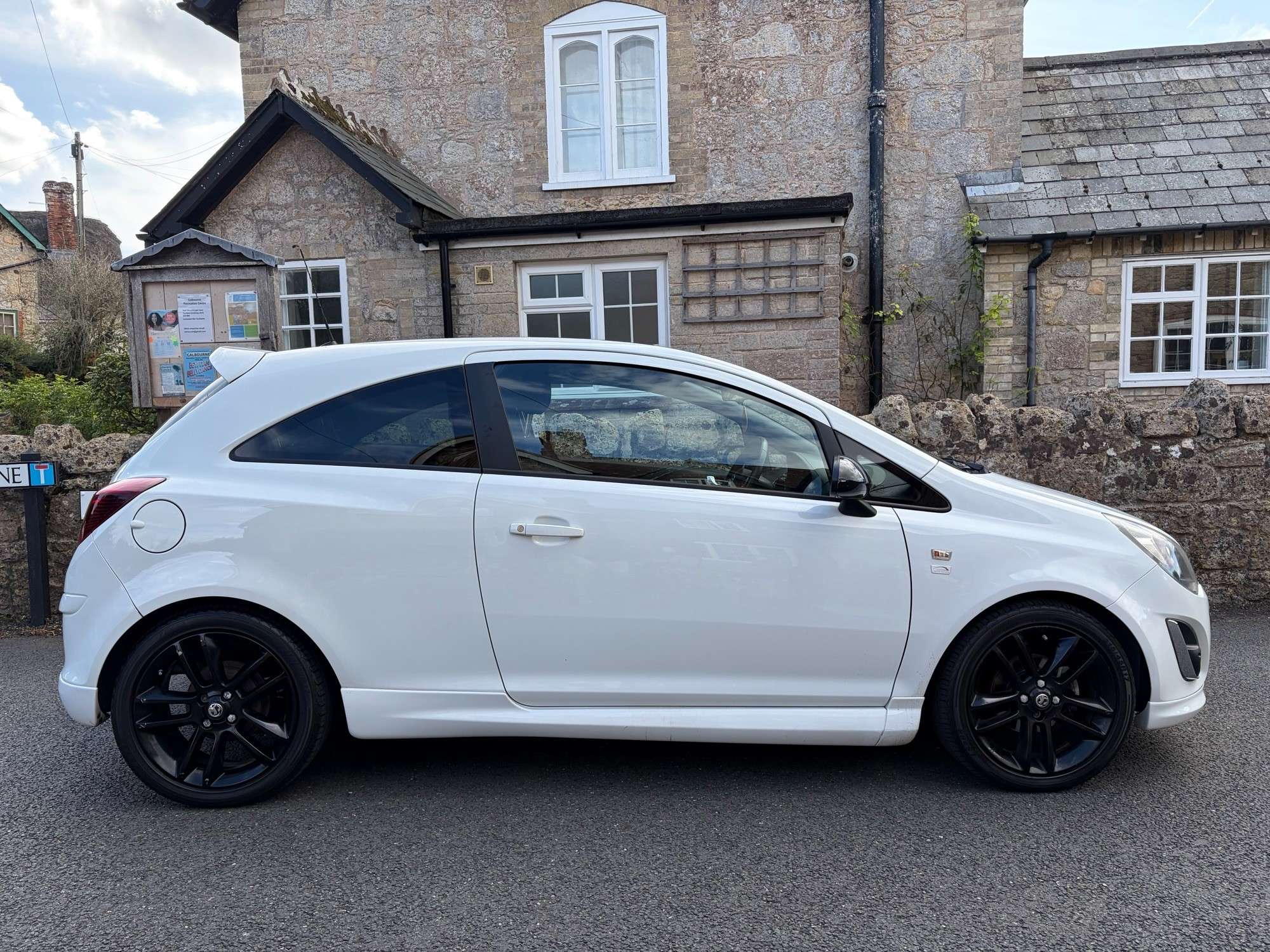 A 2014 VAUXHALL CORSA 1.2 16V Limited Edition Hatchback 3dr Petrol Manual Euro 5 (85 ps) A 2014 VAUXHALL CORSA 1.2 16V Limited Edition Hatchback 3dr Petrol Manual Euro 5 (85 ps)