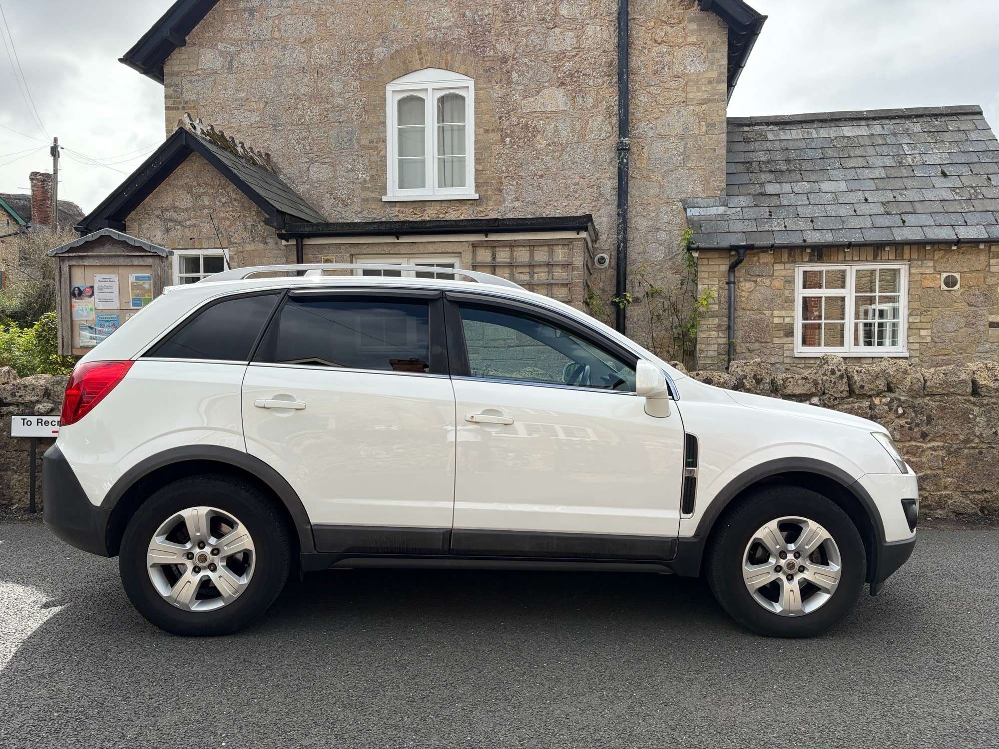 A 2014 VAUXHALL ANTARA 2.2 CDTi Exclusiv SUV 5dr Diesel Manual 2WD Euro 5 (s/s) (163 ps) A 2014 VAUXHALL ANTARA 2.2 CDTi Exclusiv SUV 5dr Diesel Manual 2WD Euro 5 (s/s) (163 ps)