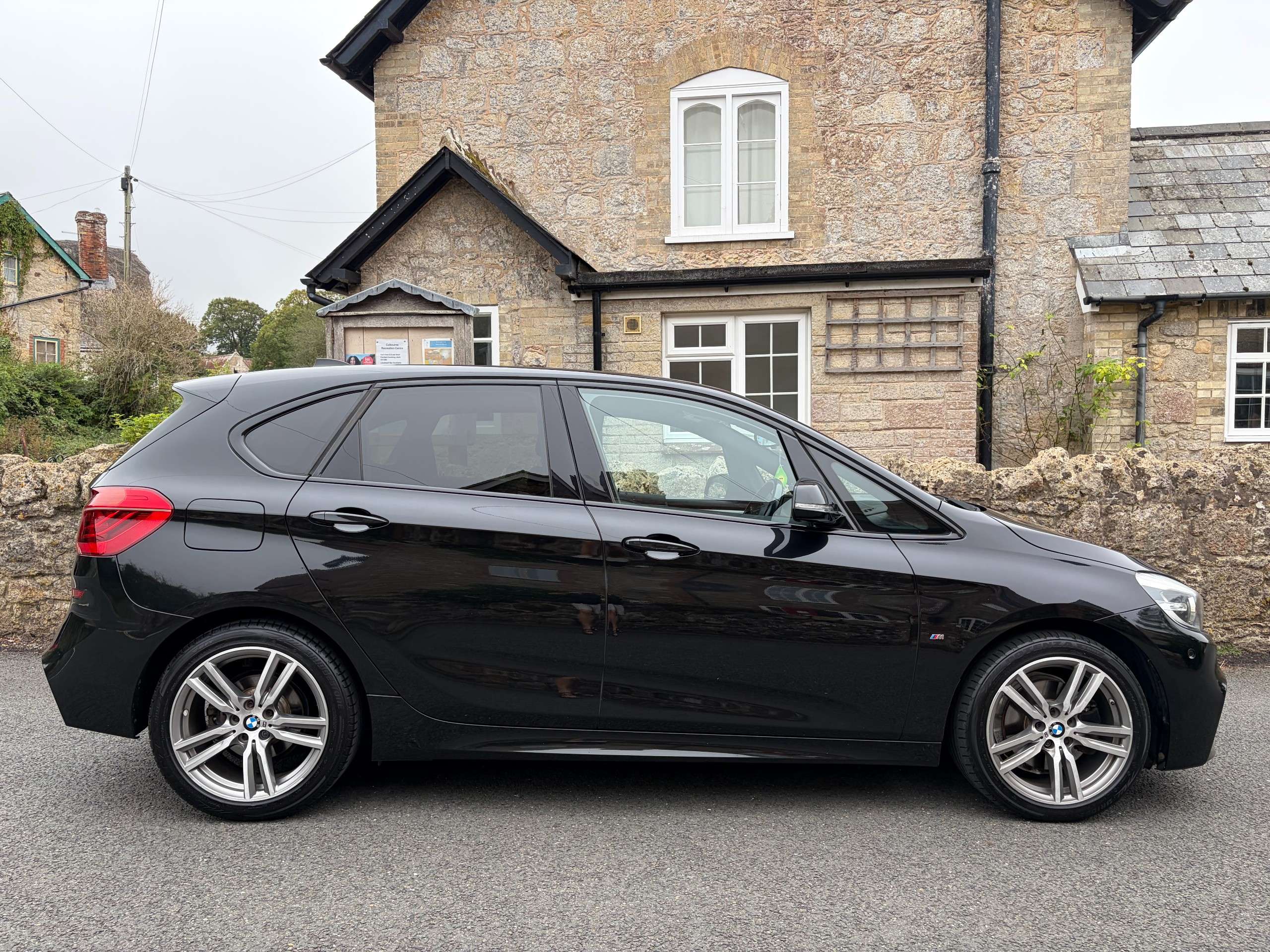 A 2015 BMW 2 SERIES ACTIVE TOURER 2.0 220d M Sport MPV 5dr Diesel Auto xDrive Euro 6 (s/s) (190 ps) A 2015 BMW 2 SERIES ACTIVE TOURER 2.0 220d M Sport MPV 5dr Diesel Auto xDrive Euro 6 (s/s) (190 ps)